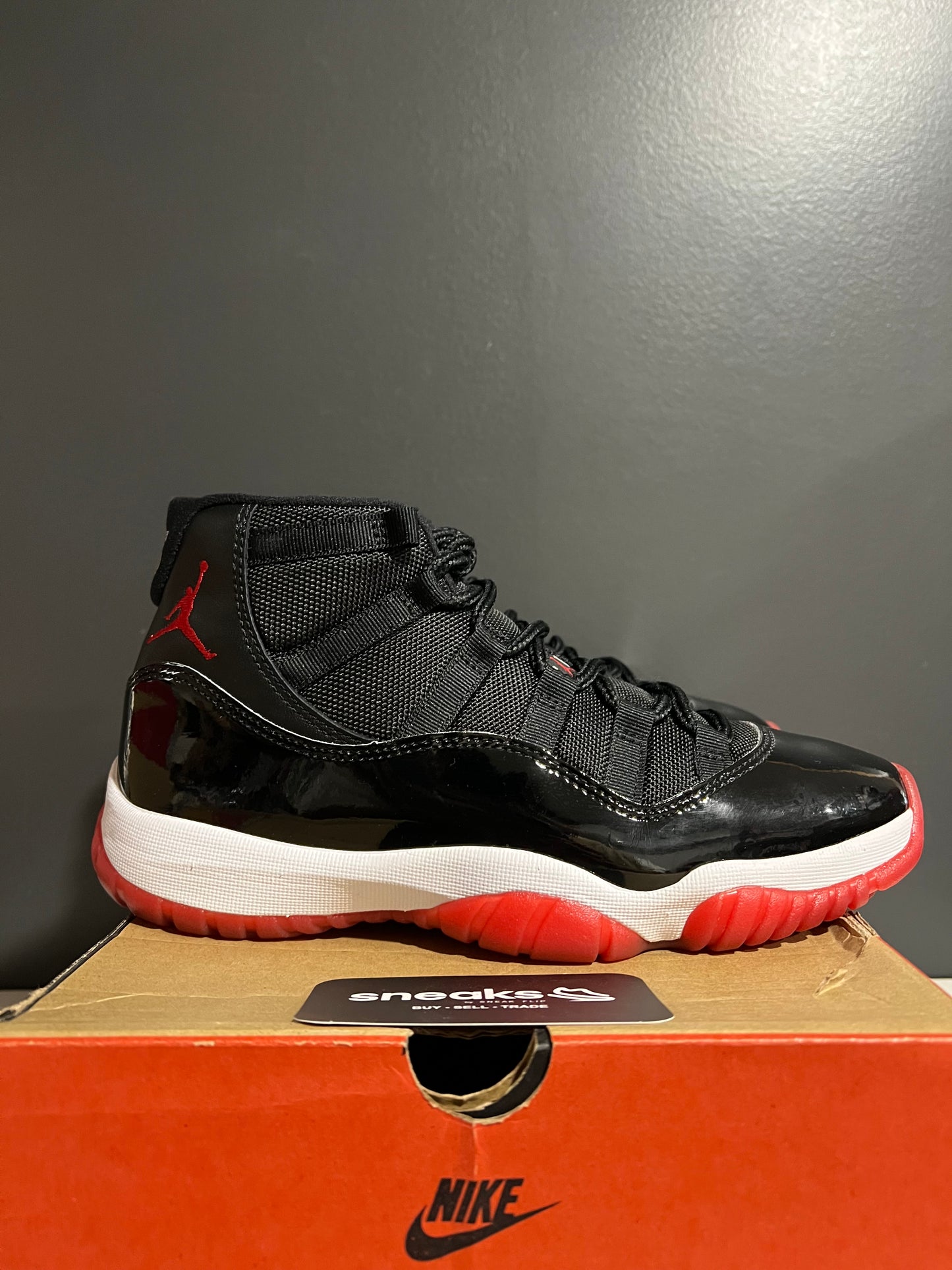 USED Air Jordan 11 Retro “Bred” 2019 (Playoffs) 378037-061 SIZE 8M OG ALL JY25-282