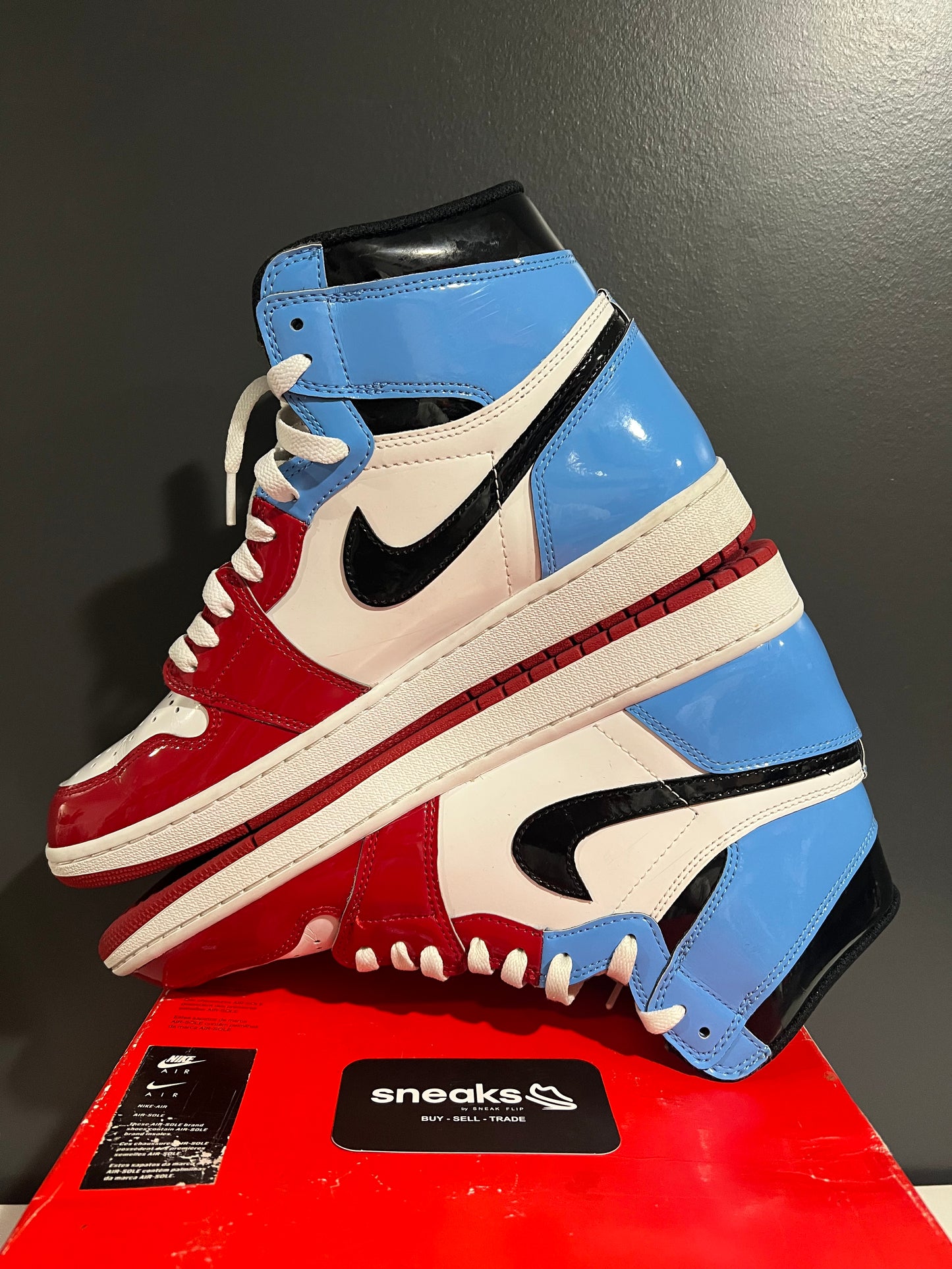 USED Air Jordan 1 Retro High OG Fearless CK5666-100 SIZE 11M NO LID SP25-109