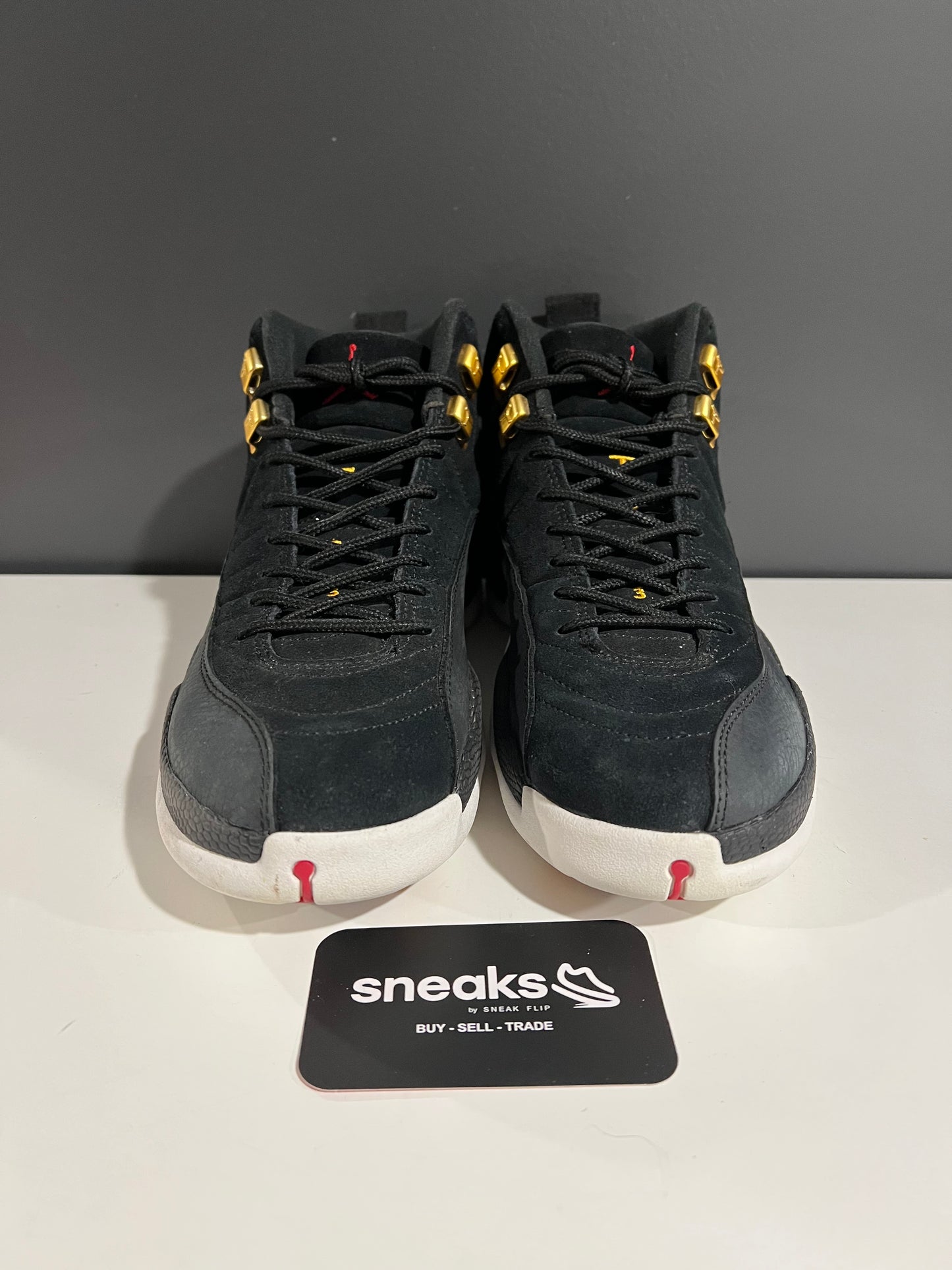 USED Air Jordan 12 Retro Reverse Taxi 130690-017 SIZE 8M NO BOX