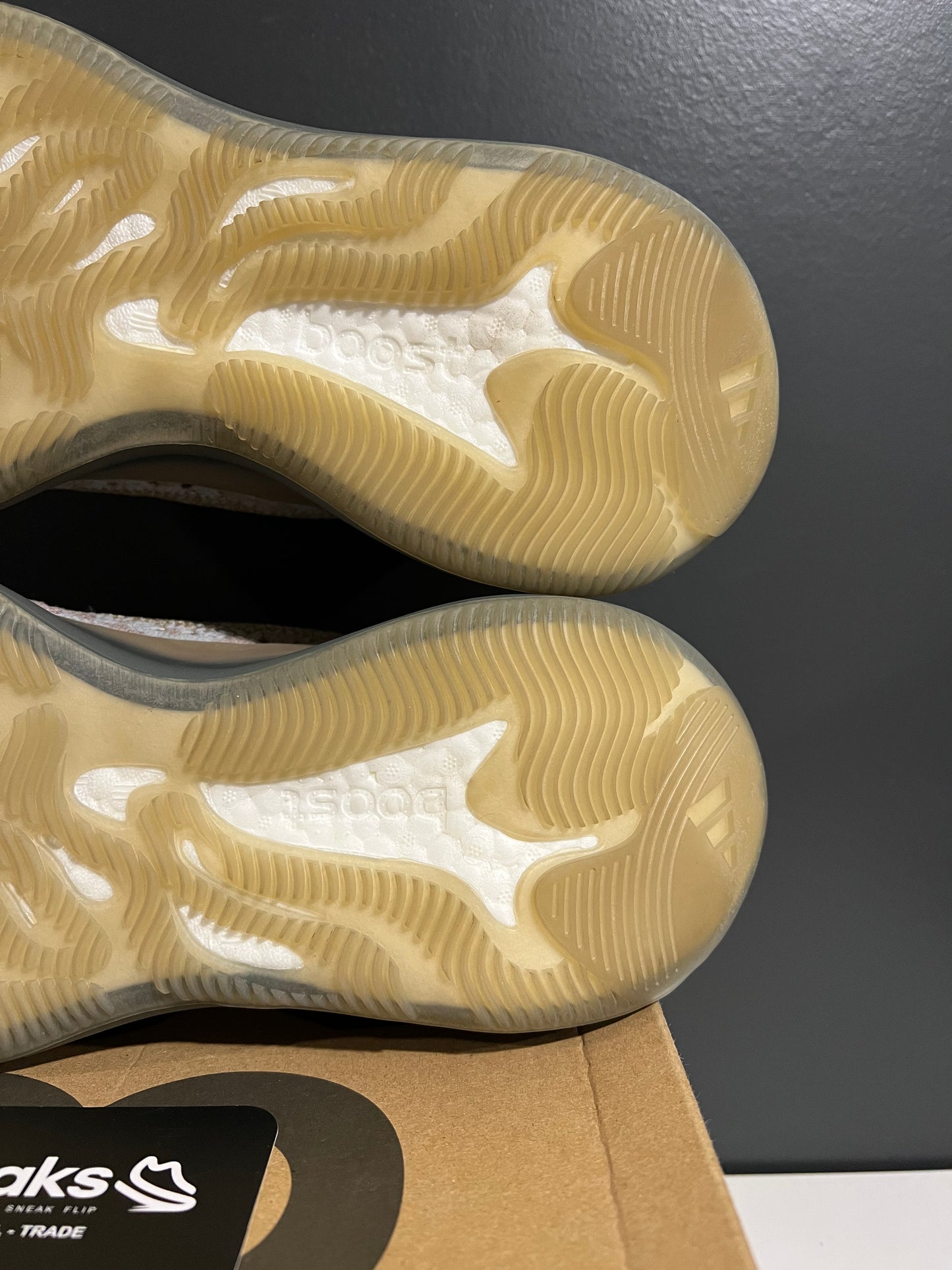 USED Yeezy Boost 380 Pepper Non-Reflective FZ1269 SIZE 10.5M OG ALL AG25-271