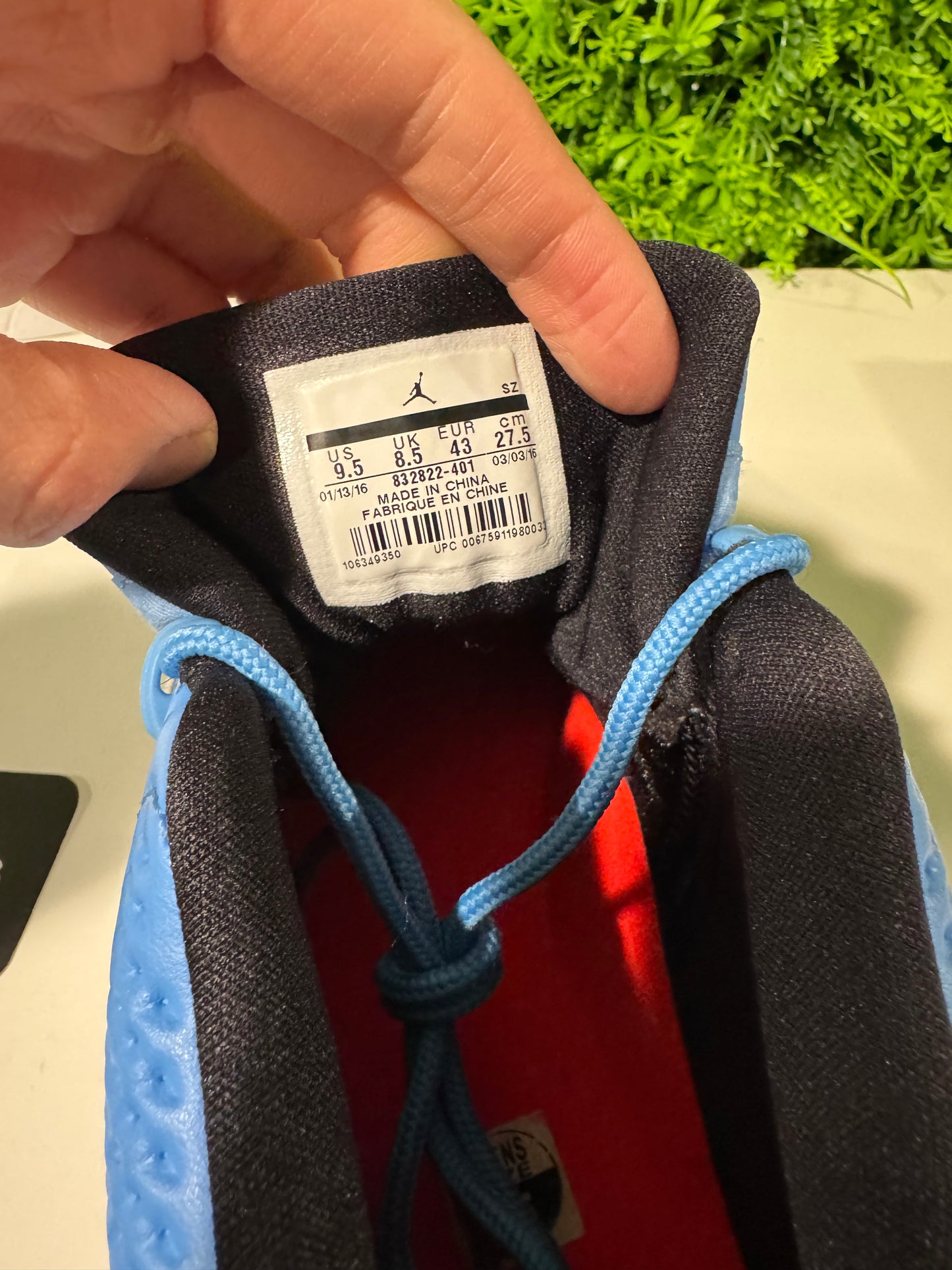 Air Jordan 9 Retro Low Pantone 832822-401 SIZE 9.5 USED NO BOX