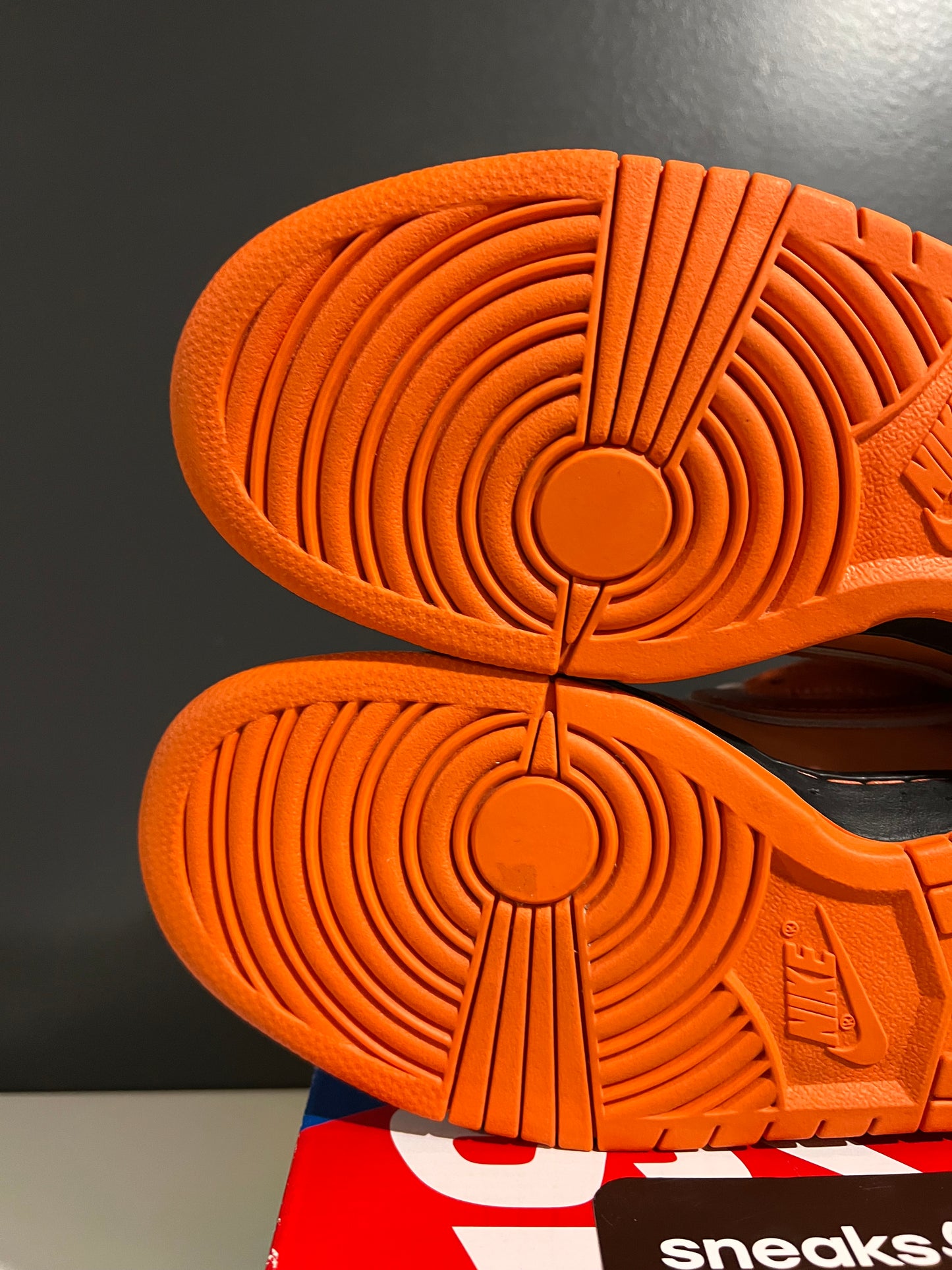 USED Concepts x Dunk Low SB Orange Lobster FD8776-800 SIZE 8M OG ALL AG25-176