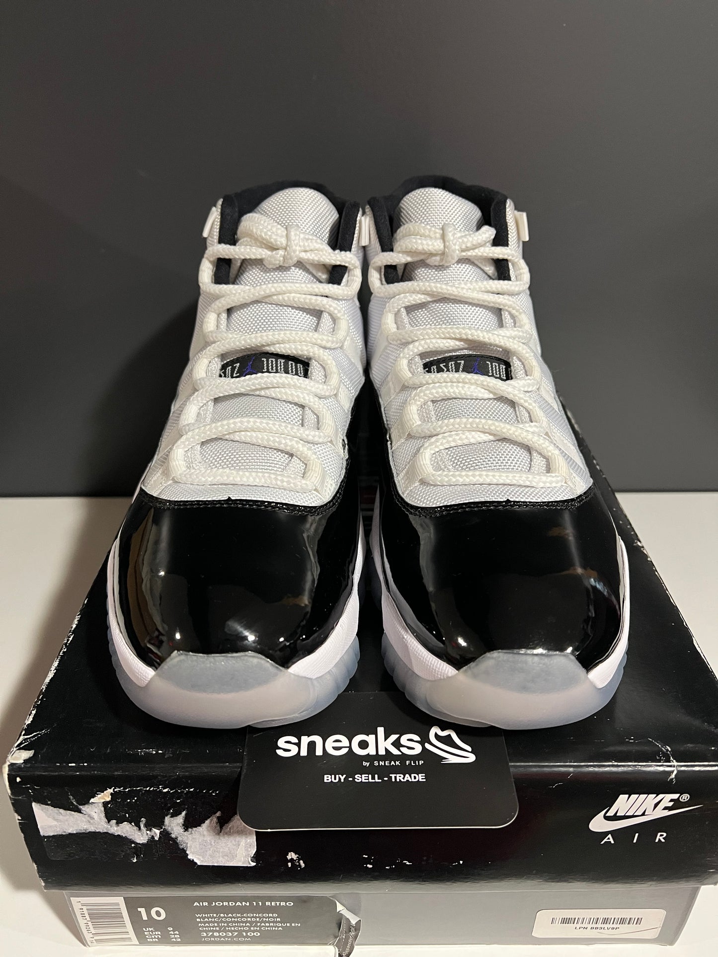 USED Air Jordan 11 Retro Concord 2018 378037-100 SIZE 10M OG ALL JY25-76