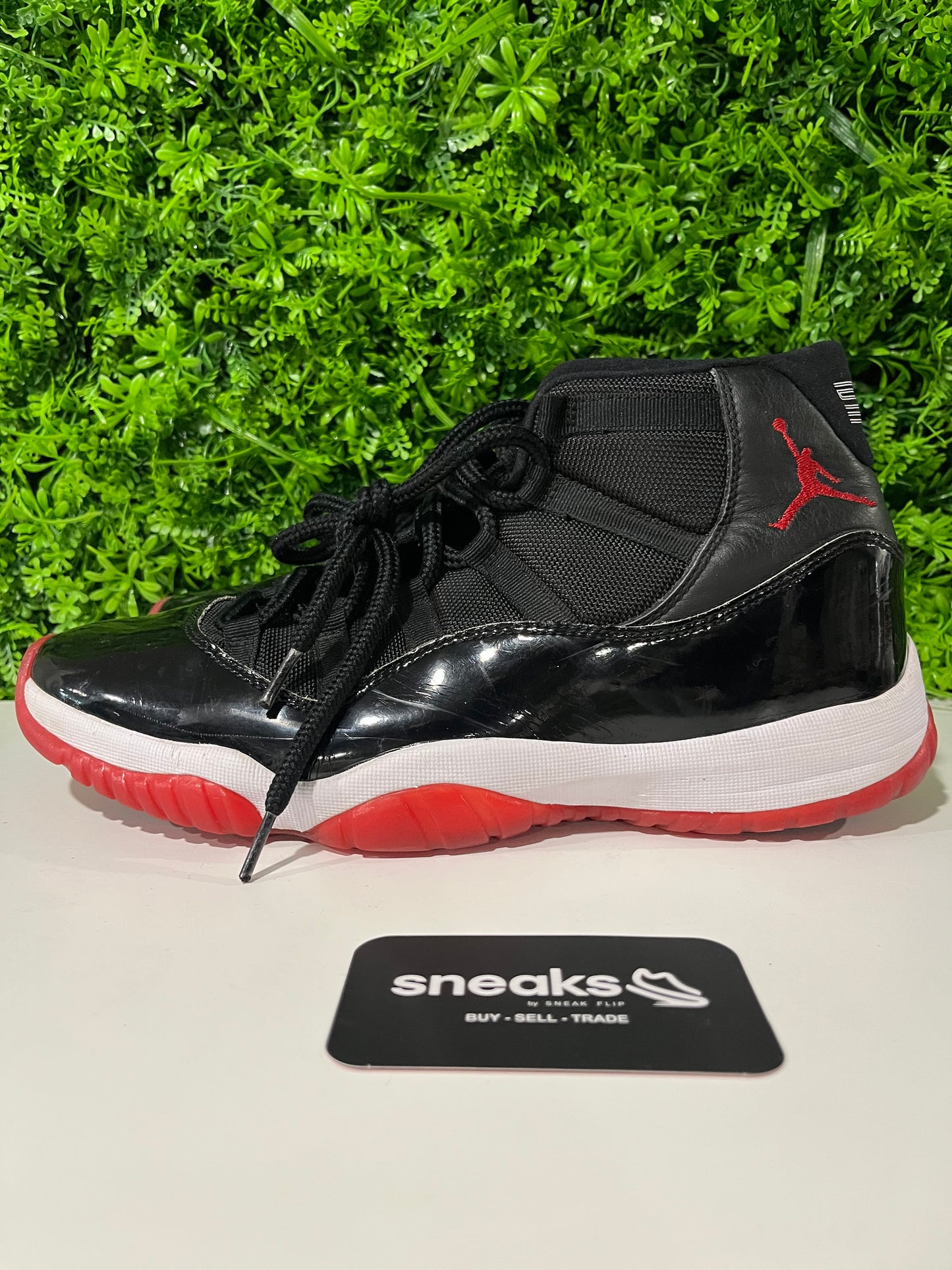 USED Air Jordan 11 Retro Bred 2019 378037-061 SIZE 11M NO BOX