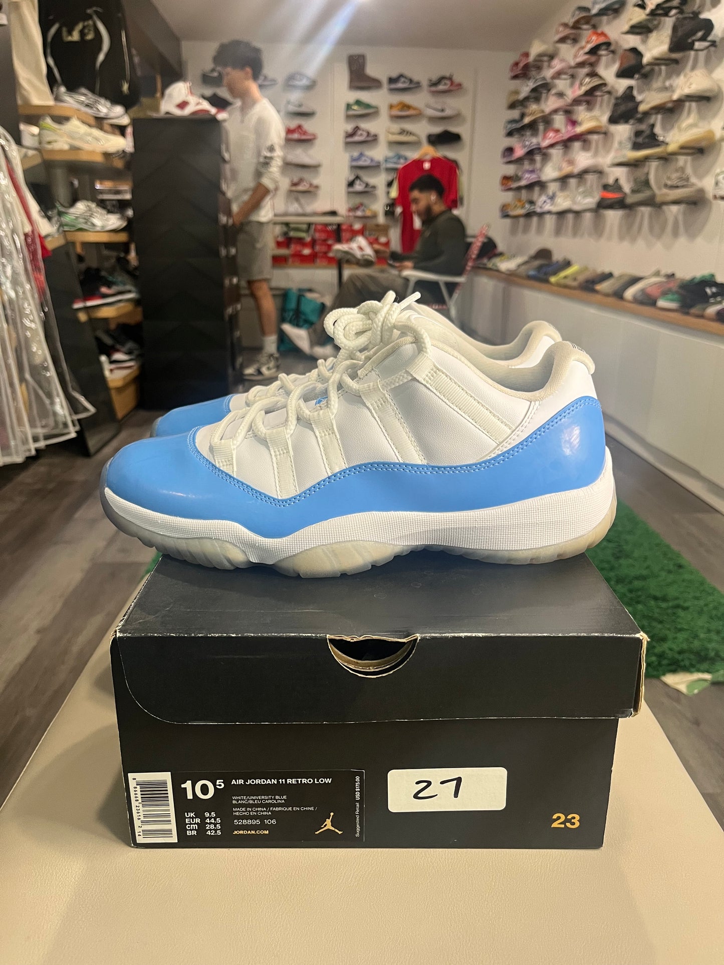 Air Jordan 11 Retro Low UNC 528895-106 SIZE 10.5M USED