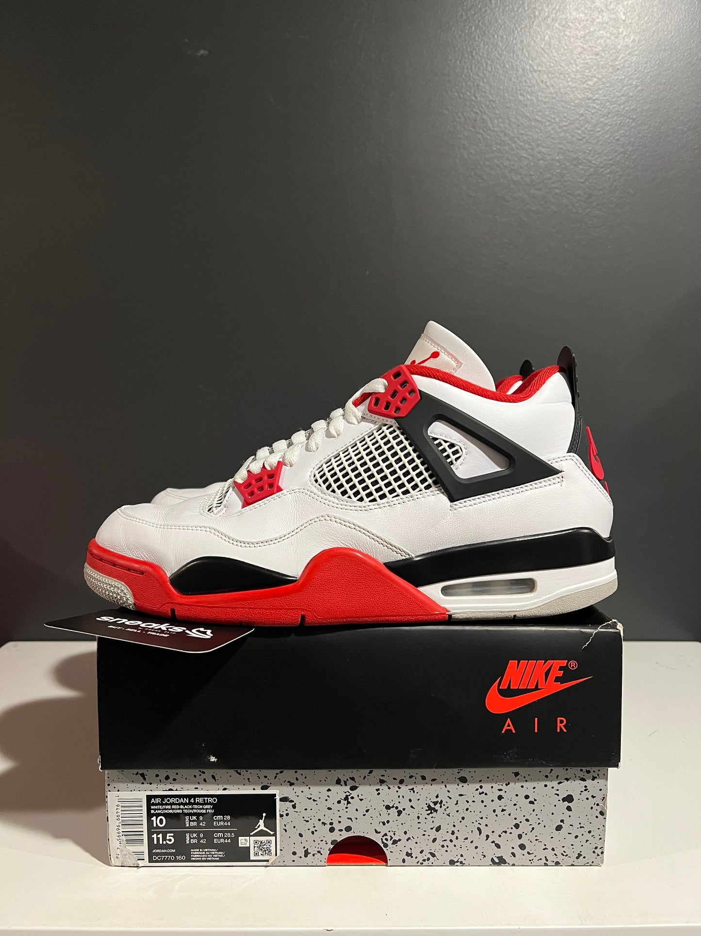 USED Air Jordan 4 Retro OG Fire Red 2020 DC7770-160 SIZE 10M OG ALL JY25-72
