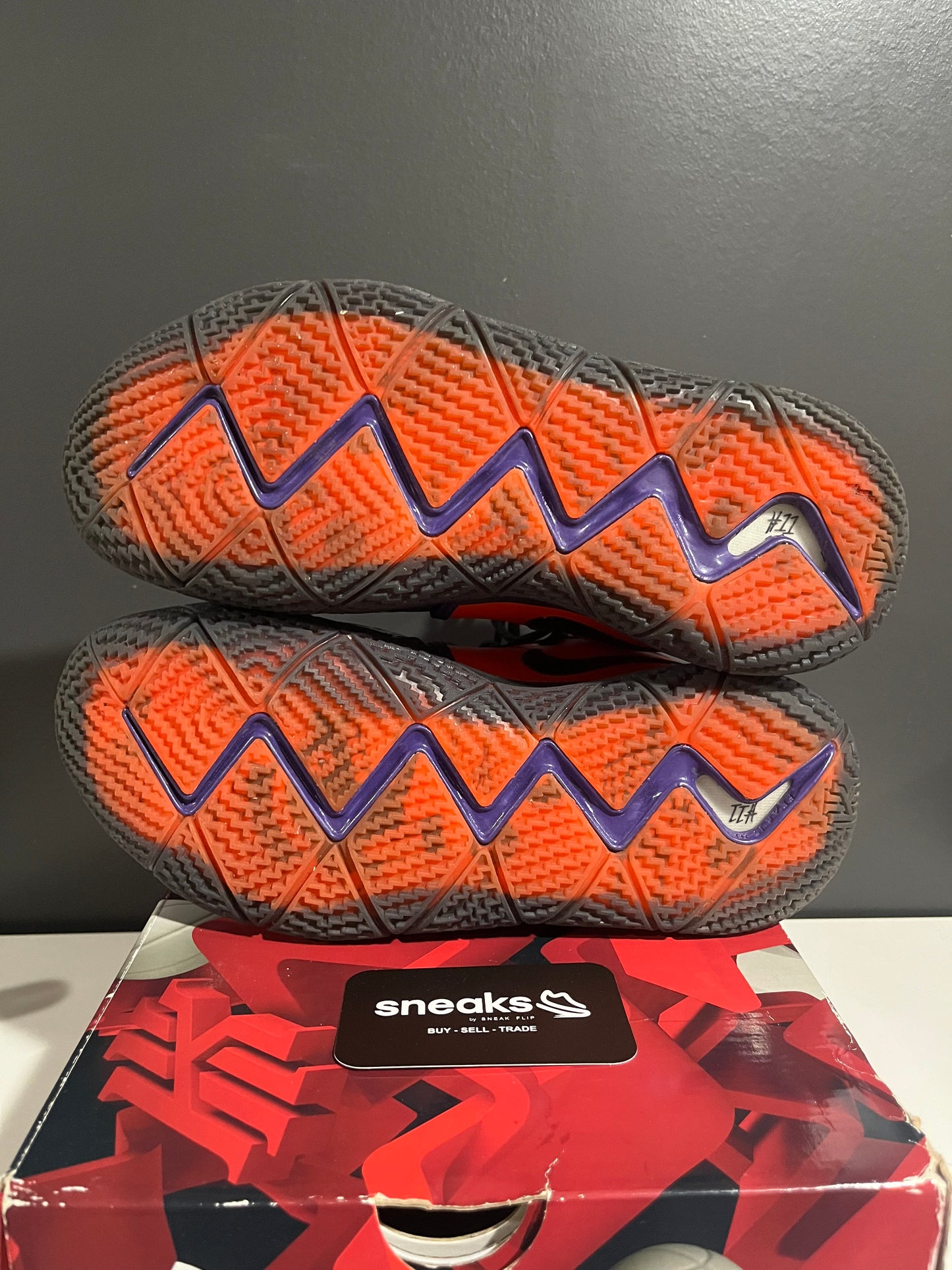 USED Kyrie 4 PE Day of the Dead CI0278-800 SIZE 10M OG ALL JN25-153