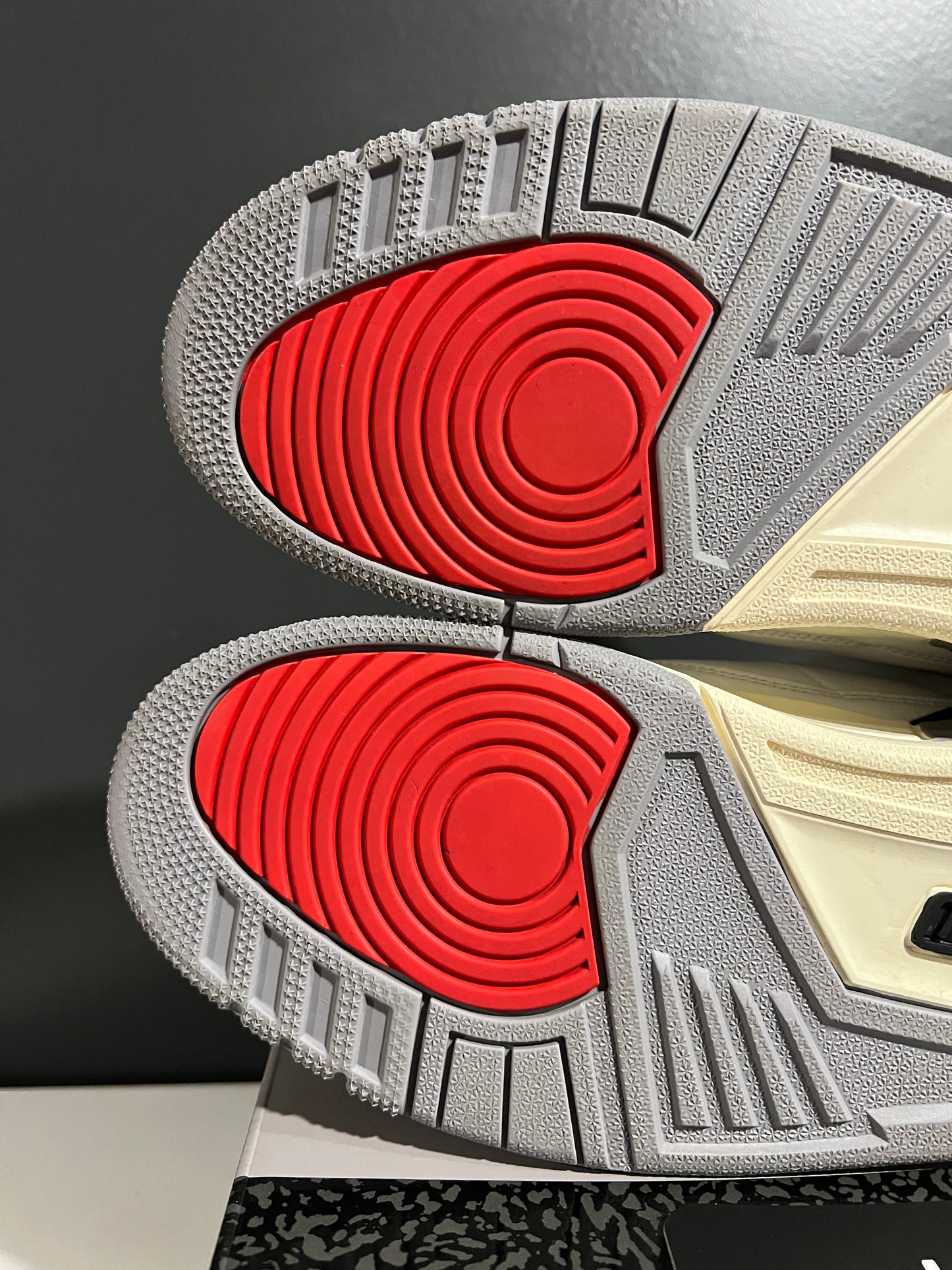 USED Air Jordan 3 Retro Cement Grey CT8532-106 SIZE 9M OG ALL AG25-327