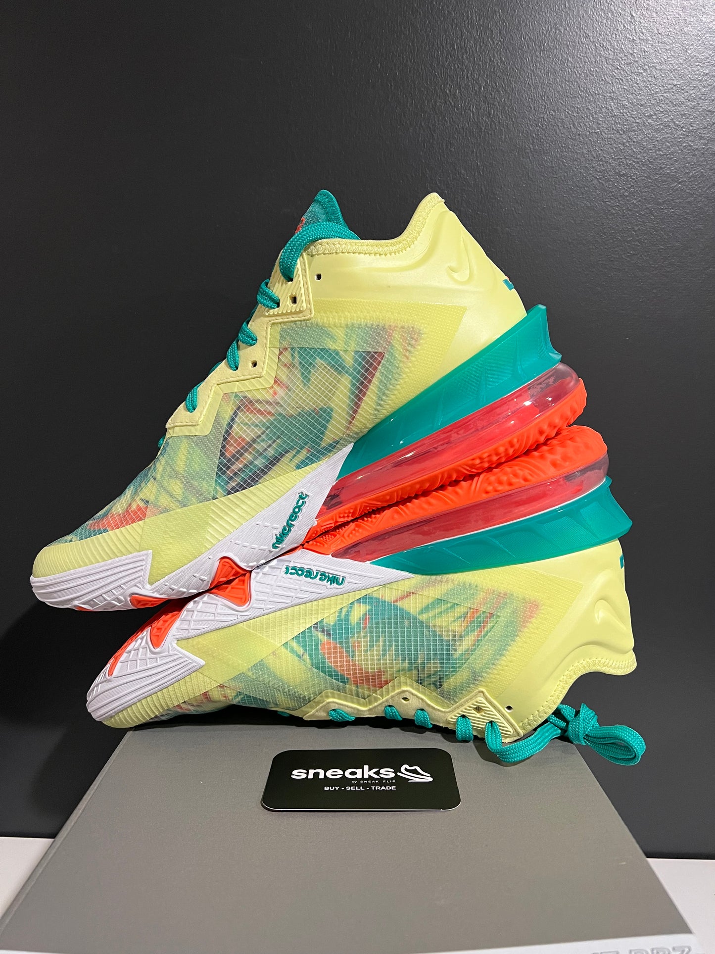 NEW LeBron 18 Low LeBronold Palmer CV7562-300 SIZE 11M OG ALL JY25-187