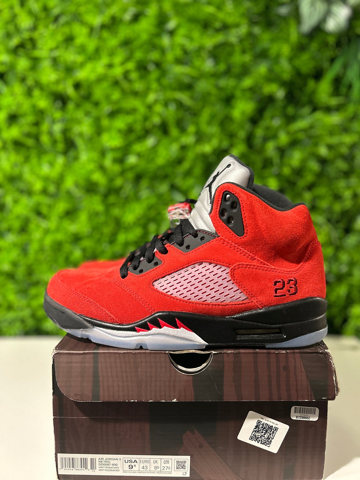 Air Jordan 5 Retro Raging Bull 2021 DD0587-600 WORN ONCE SIZE 9.5