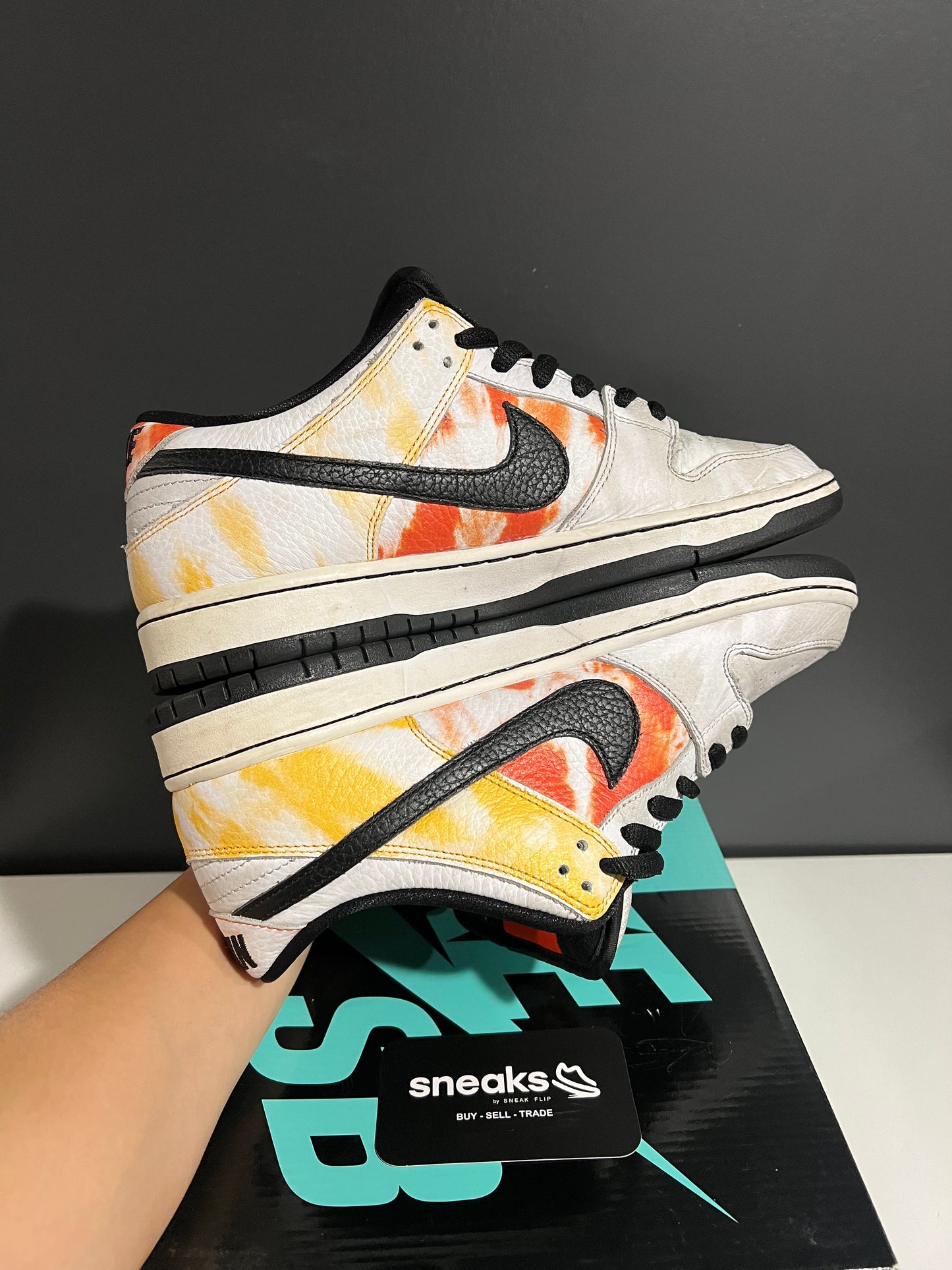 USED Dunk Low SB Tie Dye Rayguns 2019 BQ6832-101 SIZE 10M OG ALL JN25-202