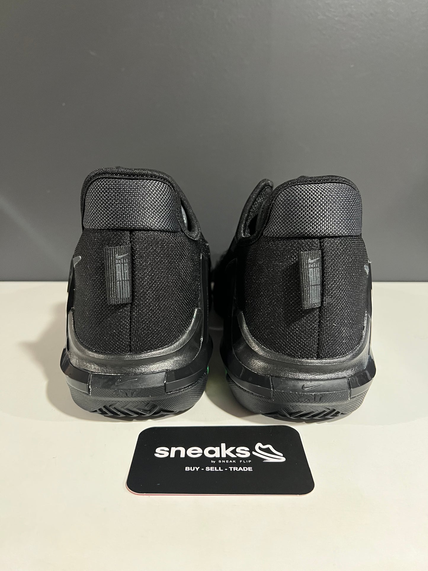 USED LeBron Witness 6 Black Anthracite Volt CZ4052-004 SIZE 11M NO BOX AG25-76