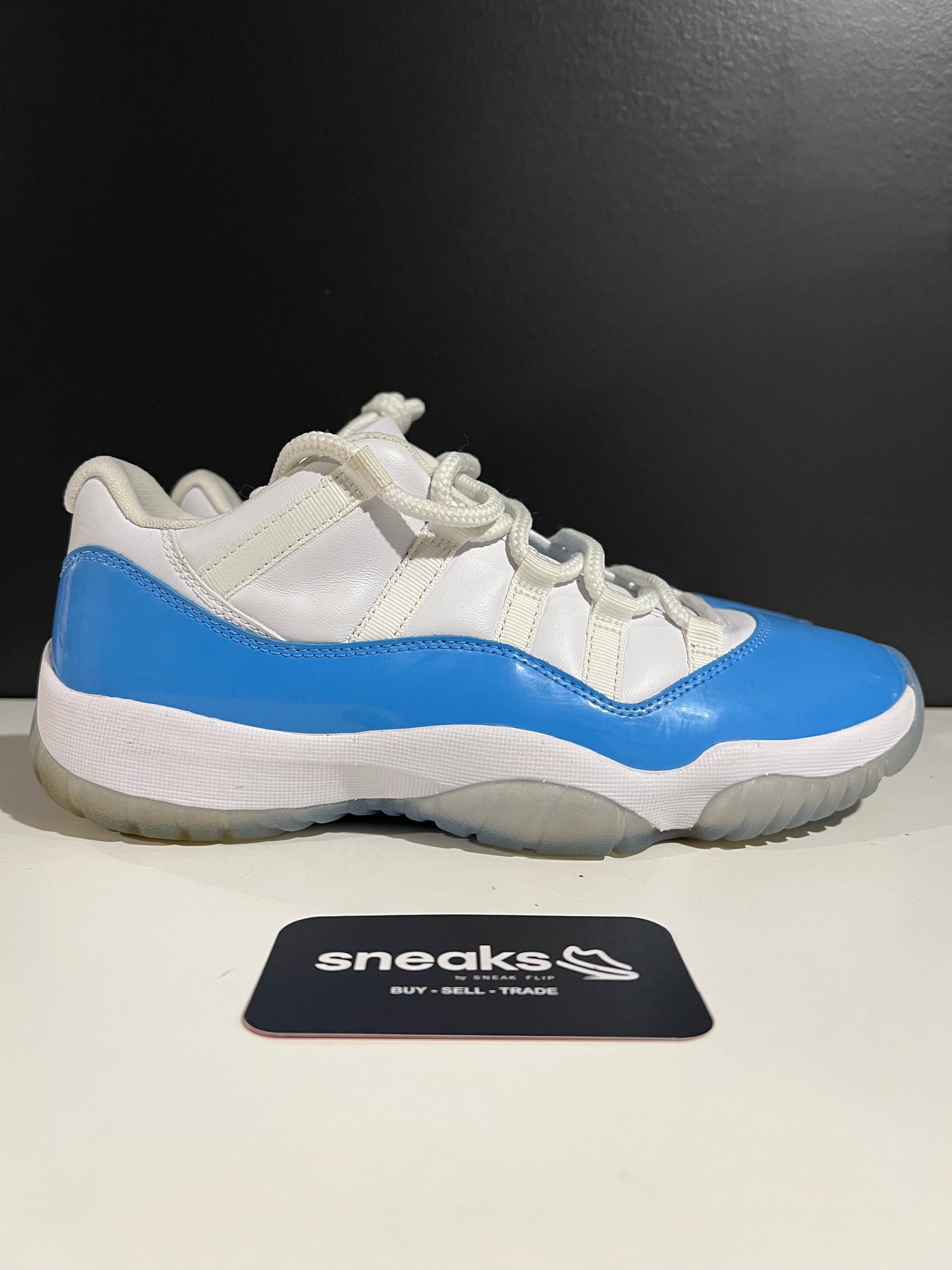 USED Air Jordan 11 Retro Low UNC 528895-106 SIZE 8.5M NO BOX