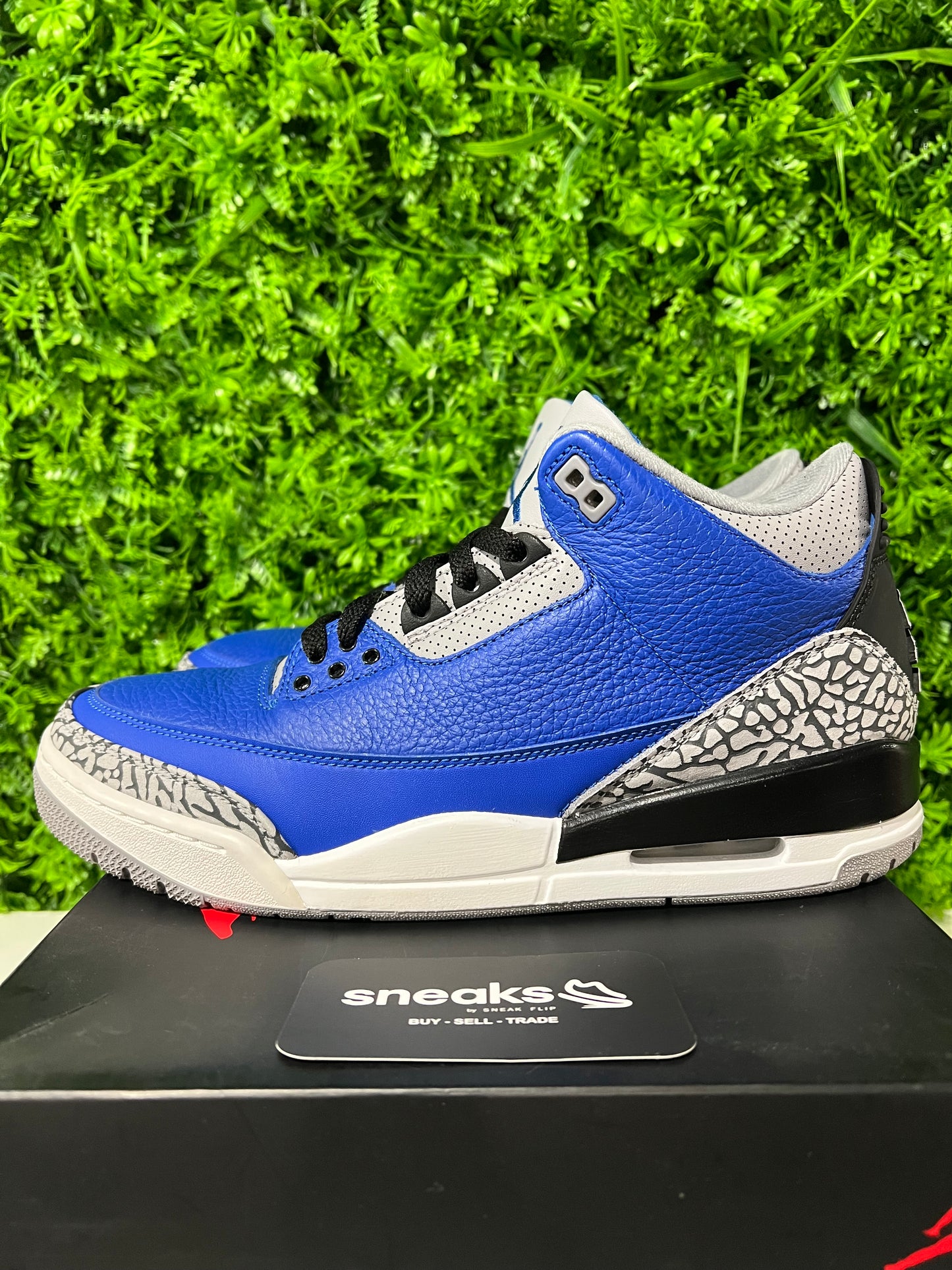 USED Air Jordan 3 Retro Varsity Royal CT8532-400 SIZE 9.5M OG ALL
