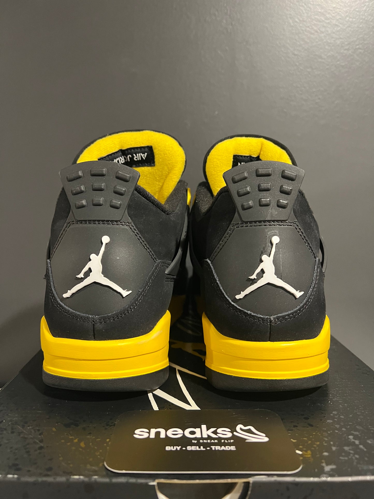 USED Air Jordan 4 Retro Thunder 2023 DH6927-017 SIZE 10M OG ALL SP25-121
