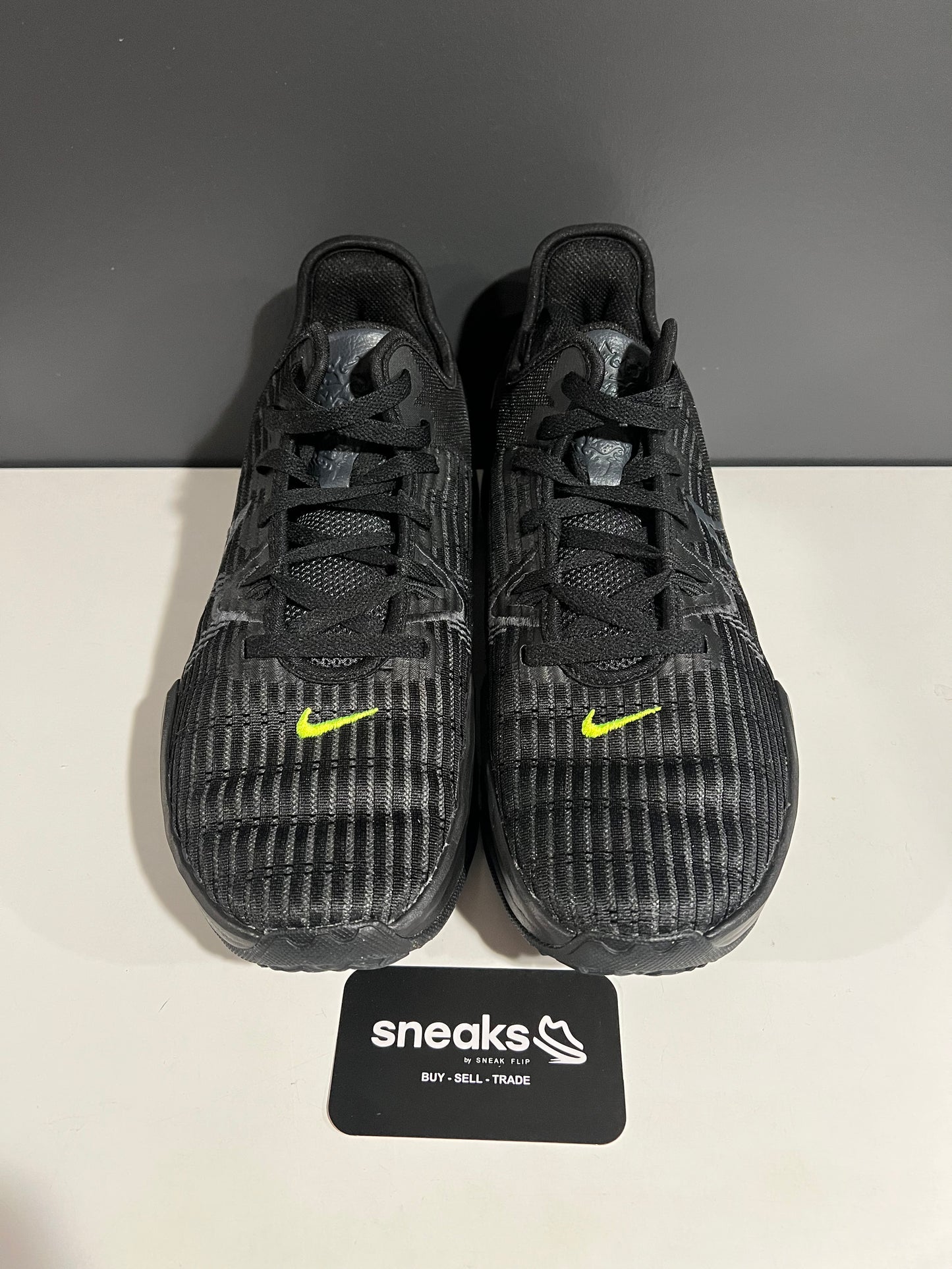 USED LeBron Witness 6 Black Anthracite Volt CZ4052-004 SIZE 11M NO BOX AG25-76