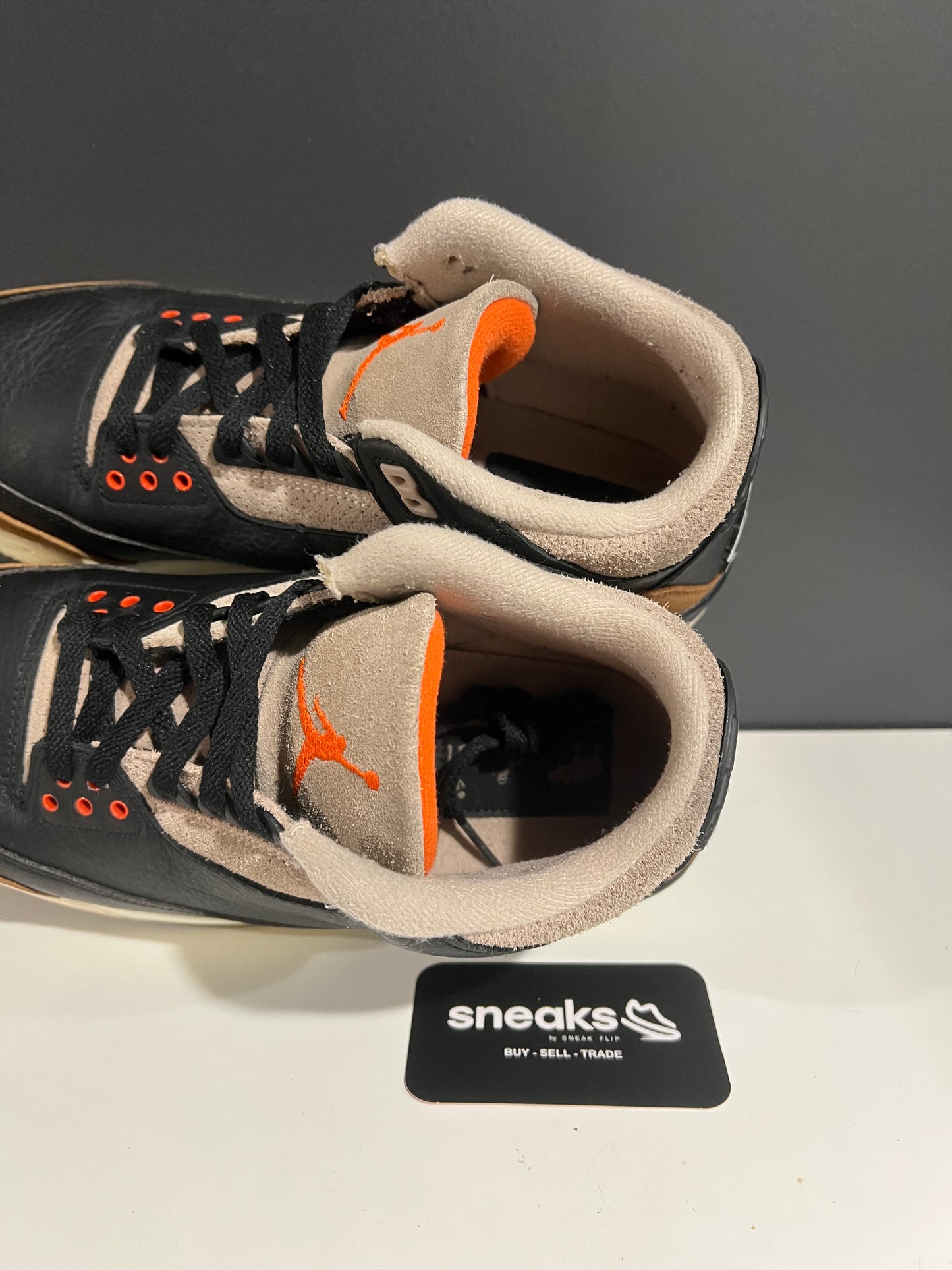 USED Air Jordan 3 Retro Desert Elephant CT853-008 SIZE 9M NO BOX