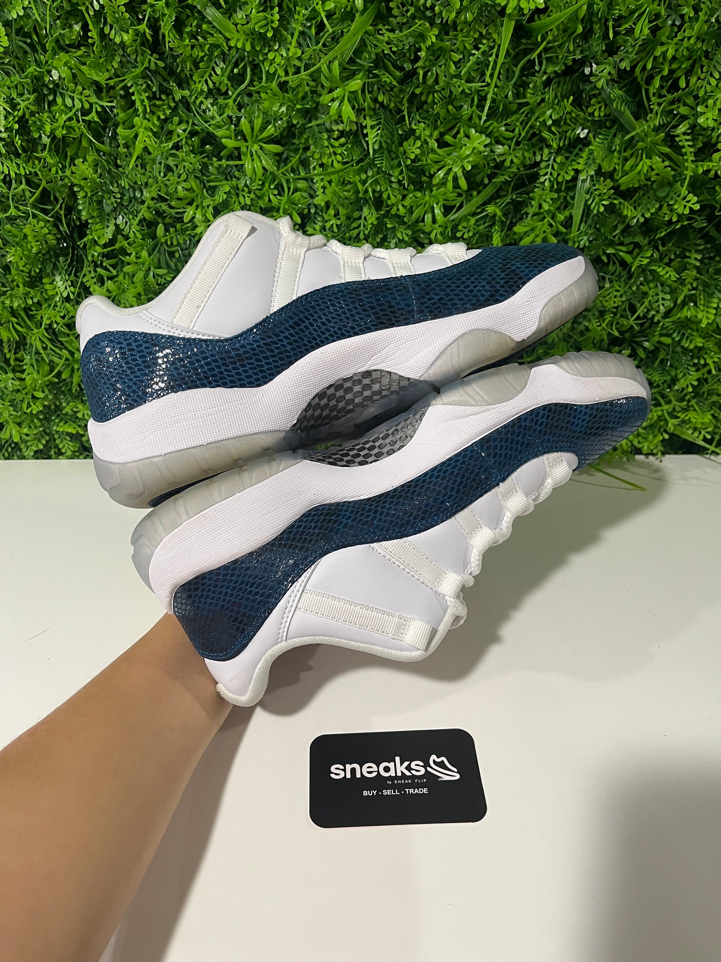 USED Air Jordan 11 Retro Low Navy Snakeskin 2019 CD6846-102 SIZE 9.5M NO BOX