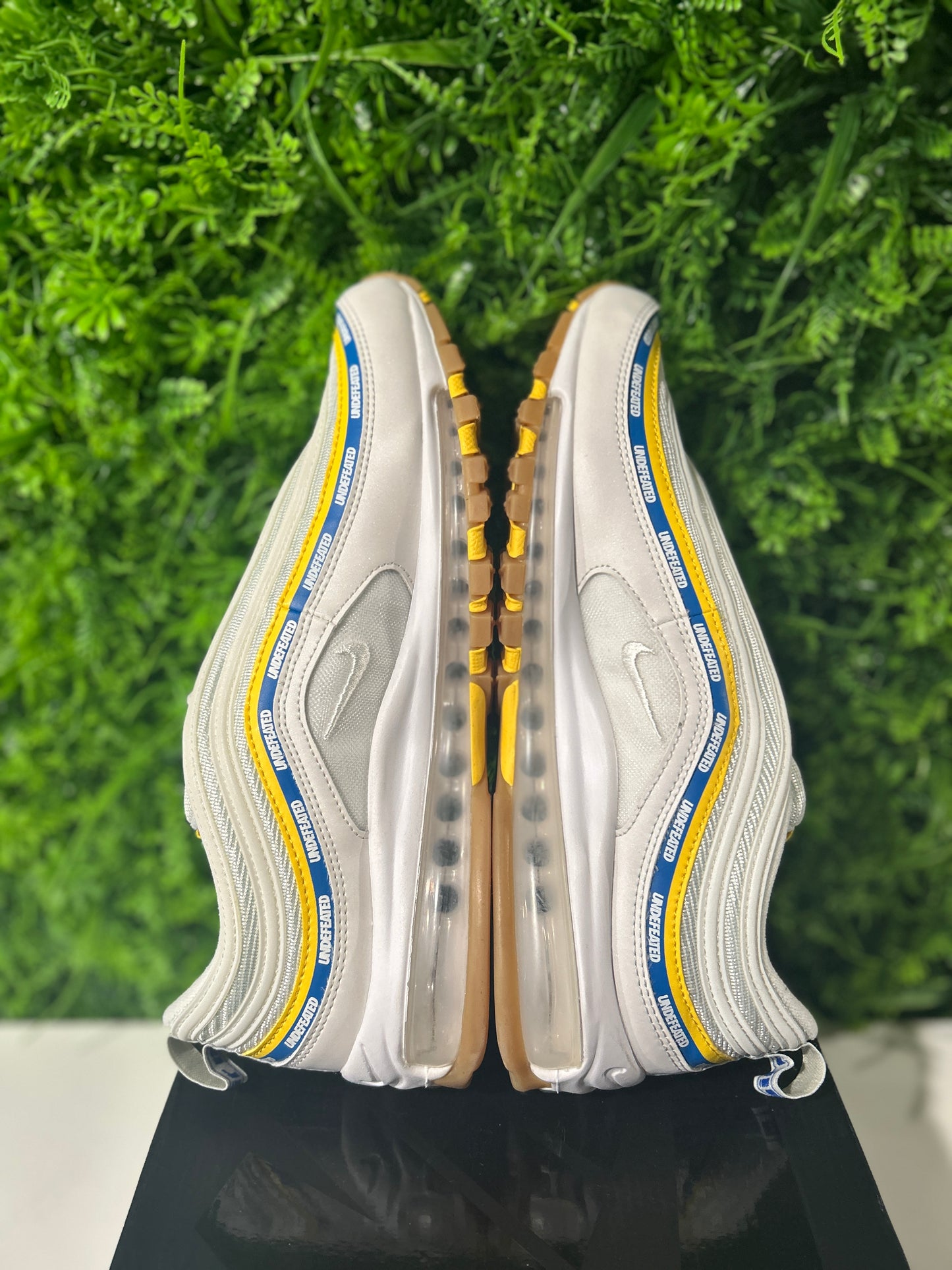 Undefeated x Air Max 97 UCLA Bruins DC4830-100 WORN ONCE SIZE 10M