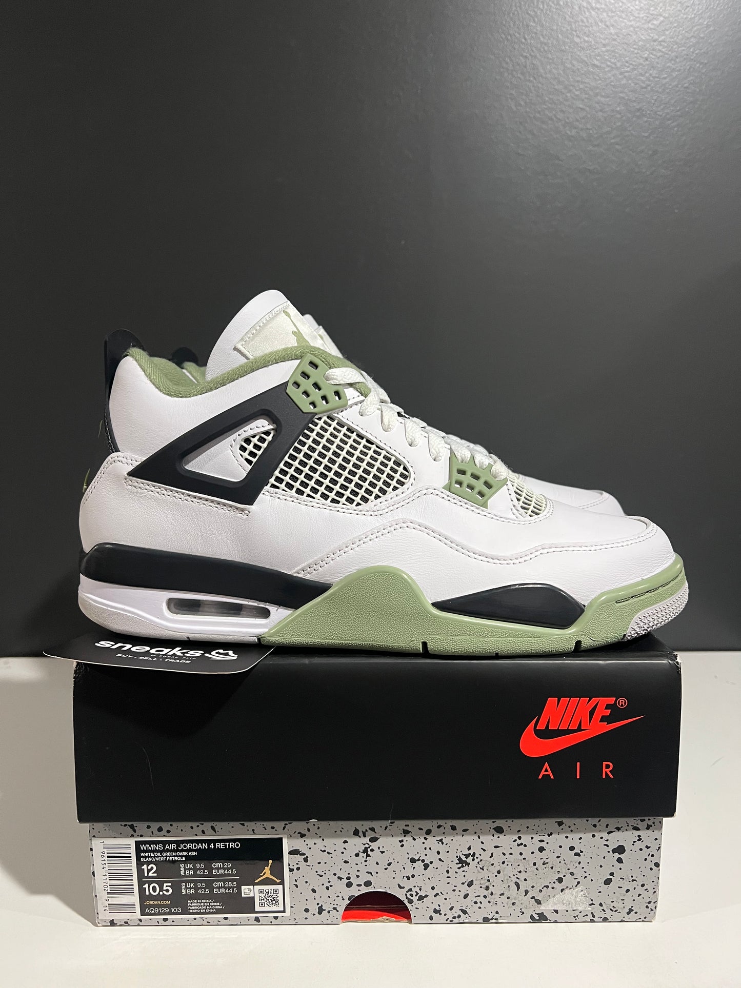 USED Wmns Air Jordan 4 Retro Seafoam AQ9129-103 SIZE 10.5M OG ALL AG25-364