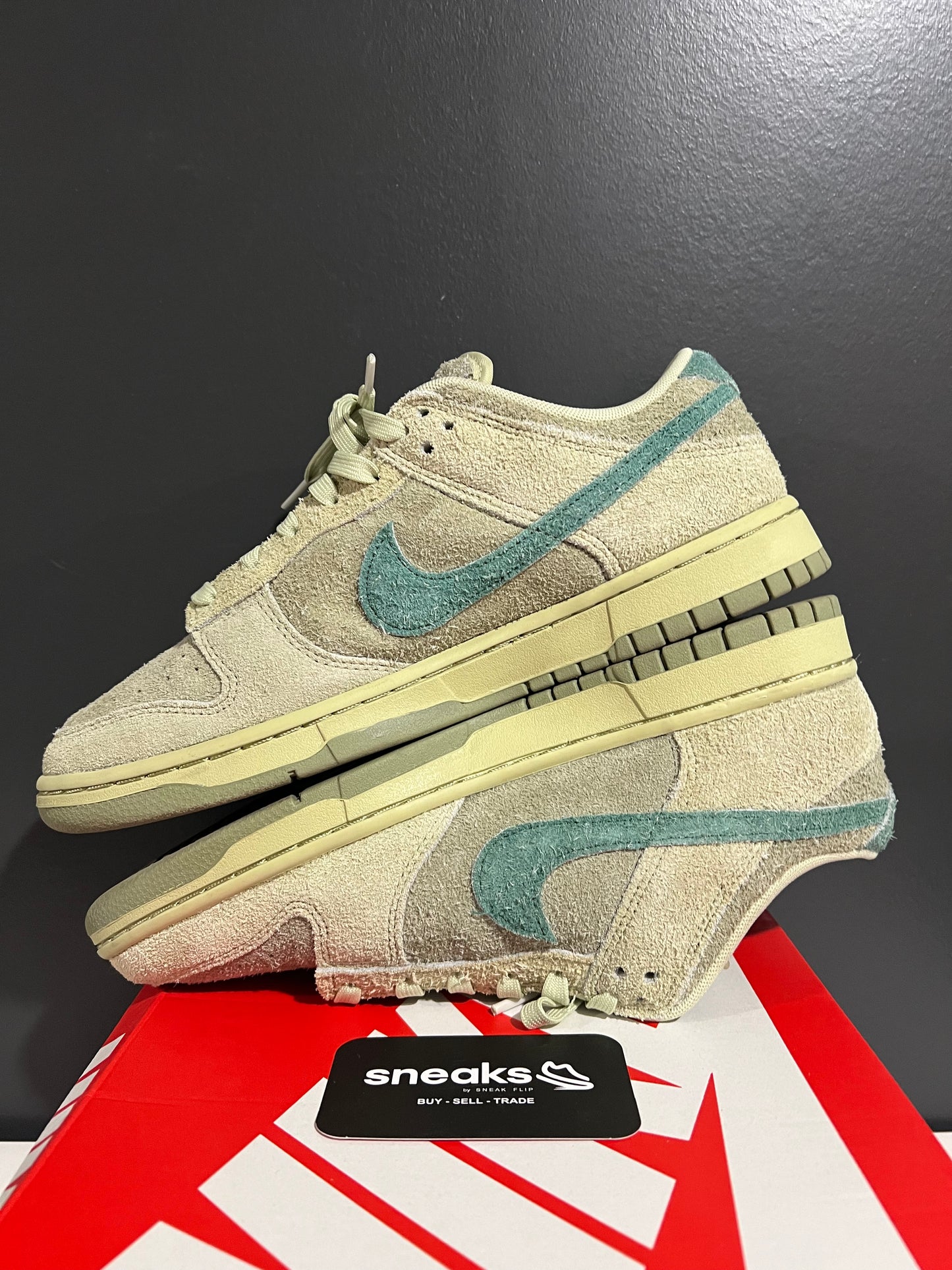 USED Nike Dunk Low Olive Aura (Women’s) HJ7291-371 SIZE 10M OG ALL JY25-241