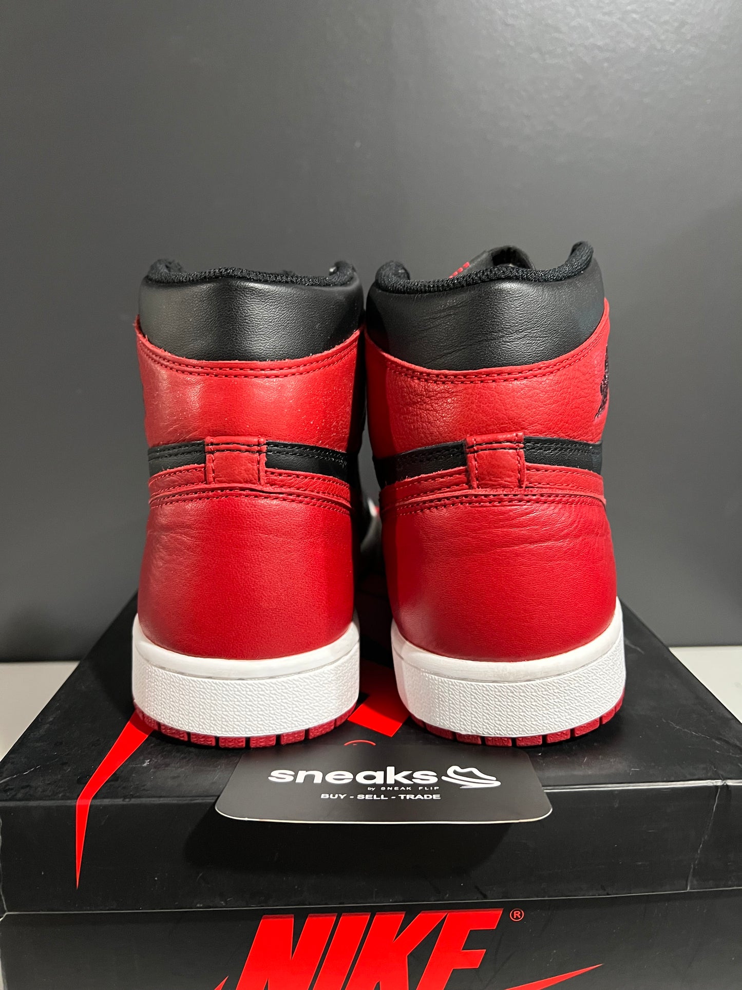 USED Air Jordan 1 Retro High OG Banned 2016 555088-001 SIZE 11M OG ALL AG25-337