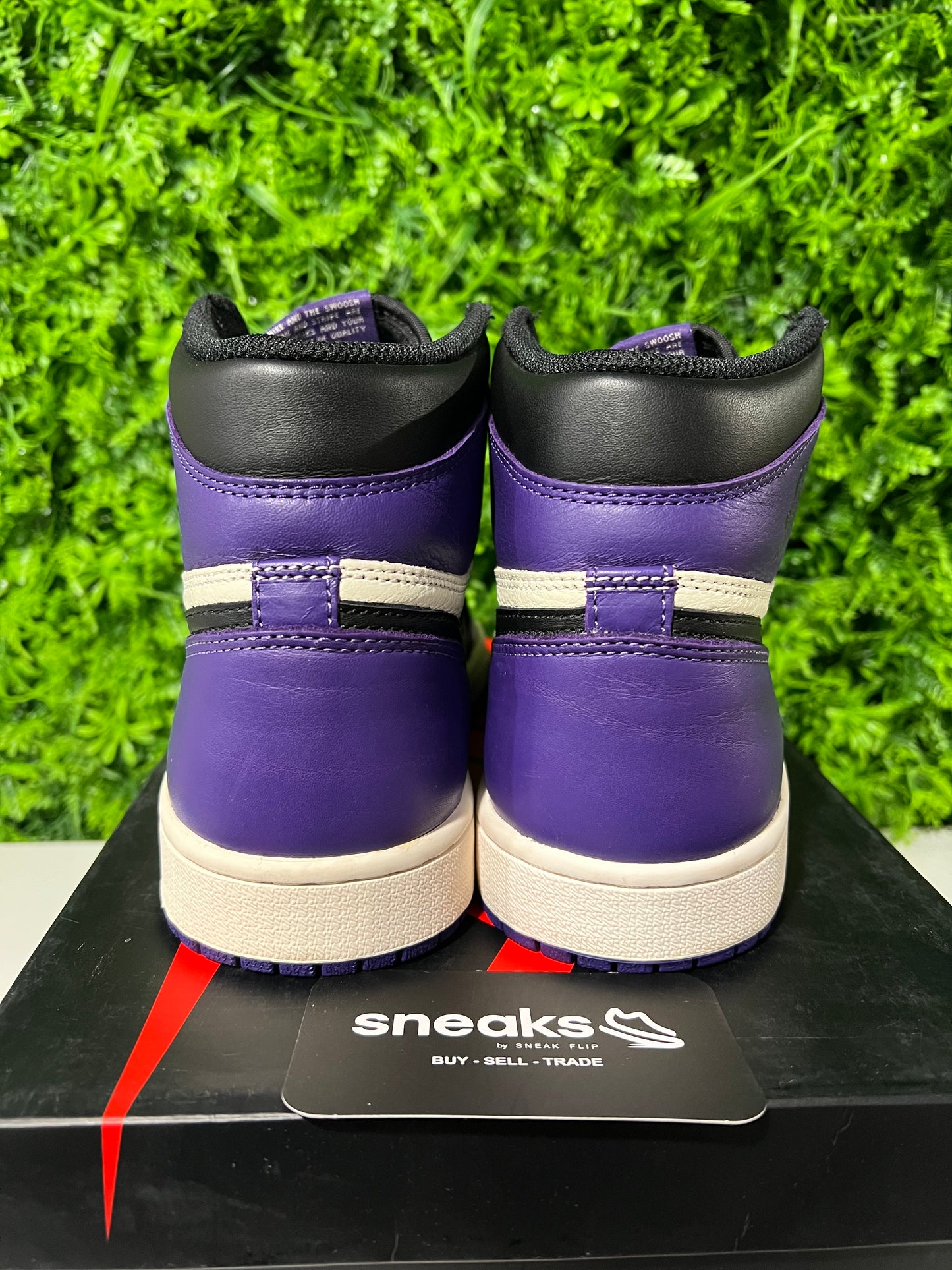 USED Air Jordan 1 Retro High OG Court Purple 555088-501 SIZE 8.5M