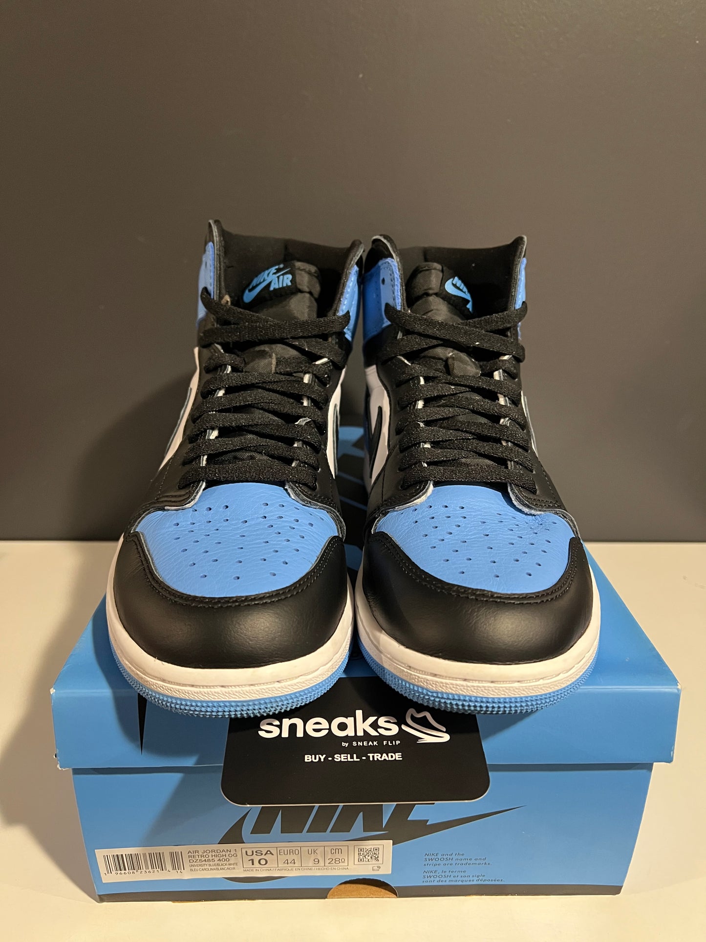 USED Air Jordan 1 Retro High OG UNC Toe DZ5485-400 SIZE 10M OG ALL AG25-21