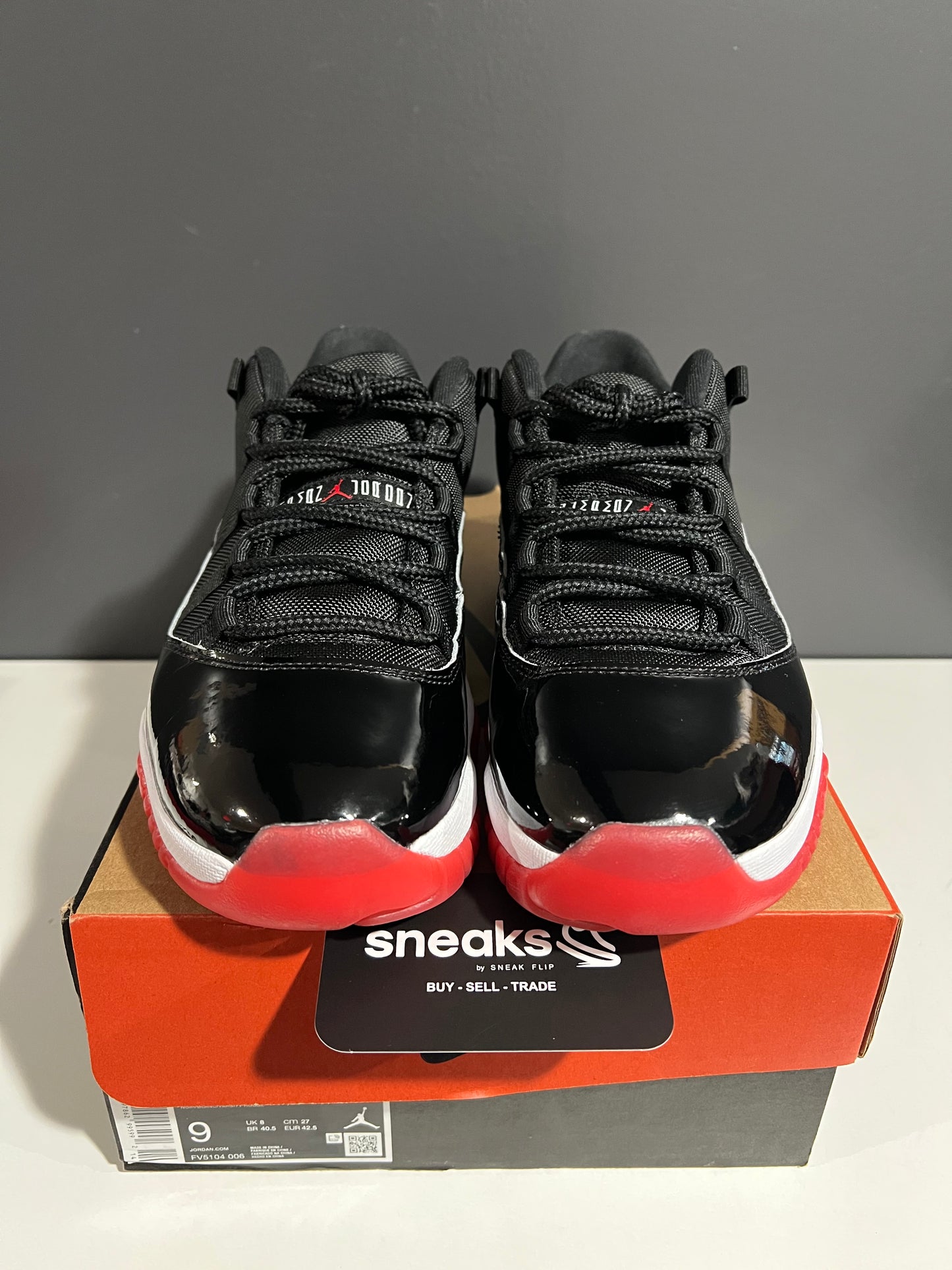 USED Air Jordan 11 Retro Low Bred 2025 FV5104-006 SIZE 9M OG ALL JY25-117