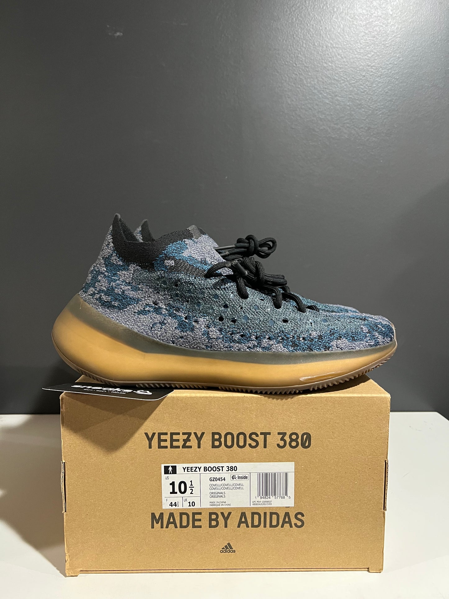 USED Yeezy Boost 380 Covellite GZ0454 SIZE 10.5M OG ALL AG25-54