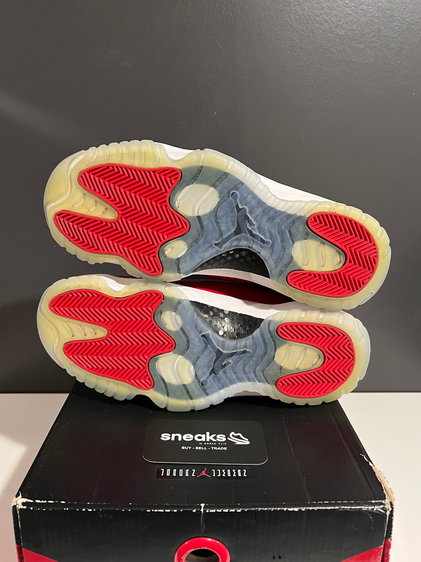 USED Air Jordan 11 Retro Win Like '96 378037-623 SIZE 8M OG ALL AG25-228