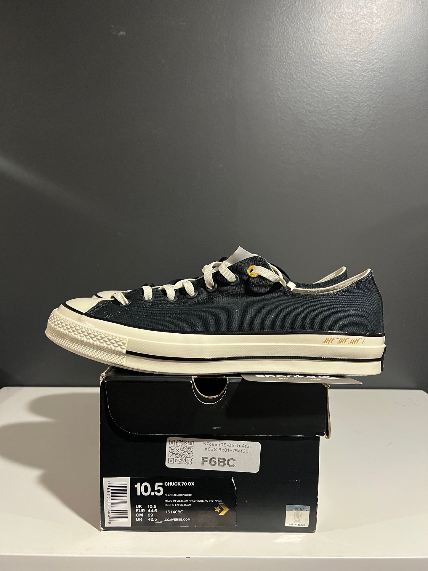 NEW Converse Chuck Taylor All Star Ox 30 and 40 161408C SIZE 10.5M OG ALL JN25-312