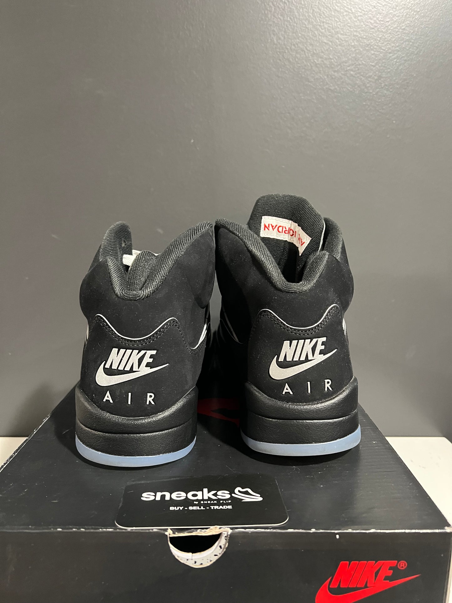 USED Air Jordan 5 Retro OG Black Metallic Reimagined HF3975-001 SIZE 9.5M OG ALL JN25-122
