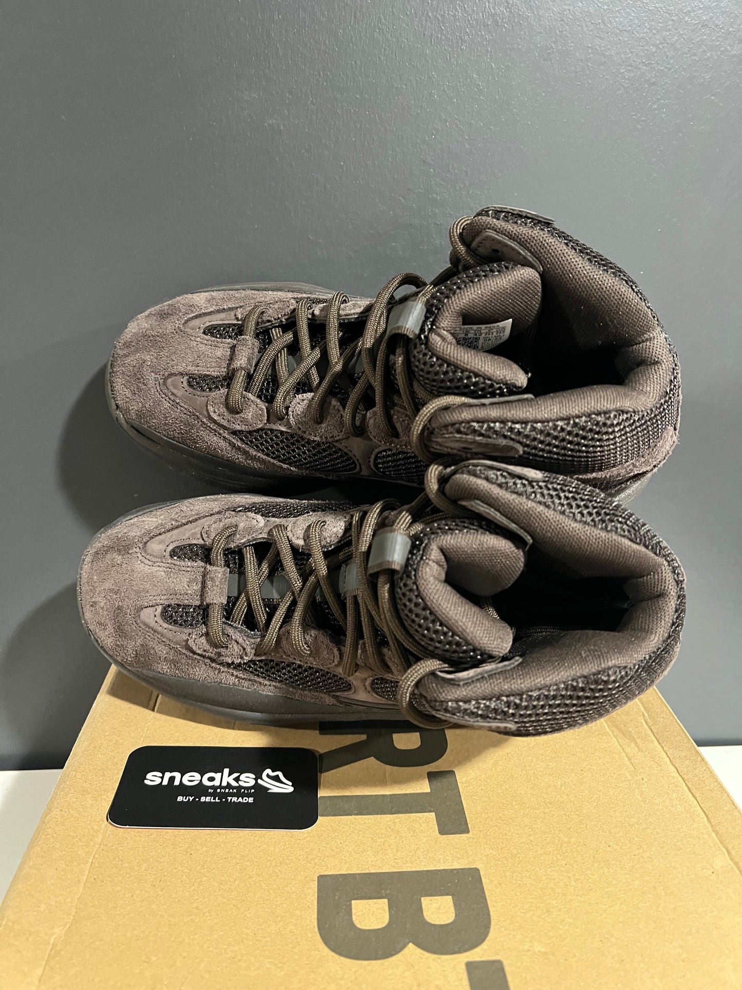 USED Yeezy Desert Boot Oil EG6463 SIZE 8.5M OG ALL AG25-203