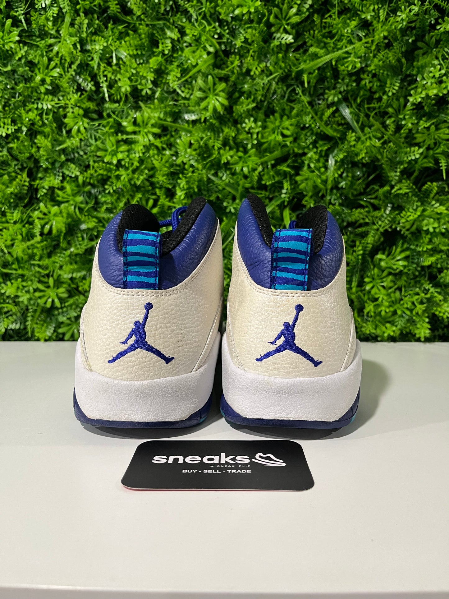 USED Air Jordan 10 Retro Charlotte Hornets 310805-107 SIZE 9.5M NO BOX