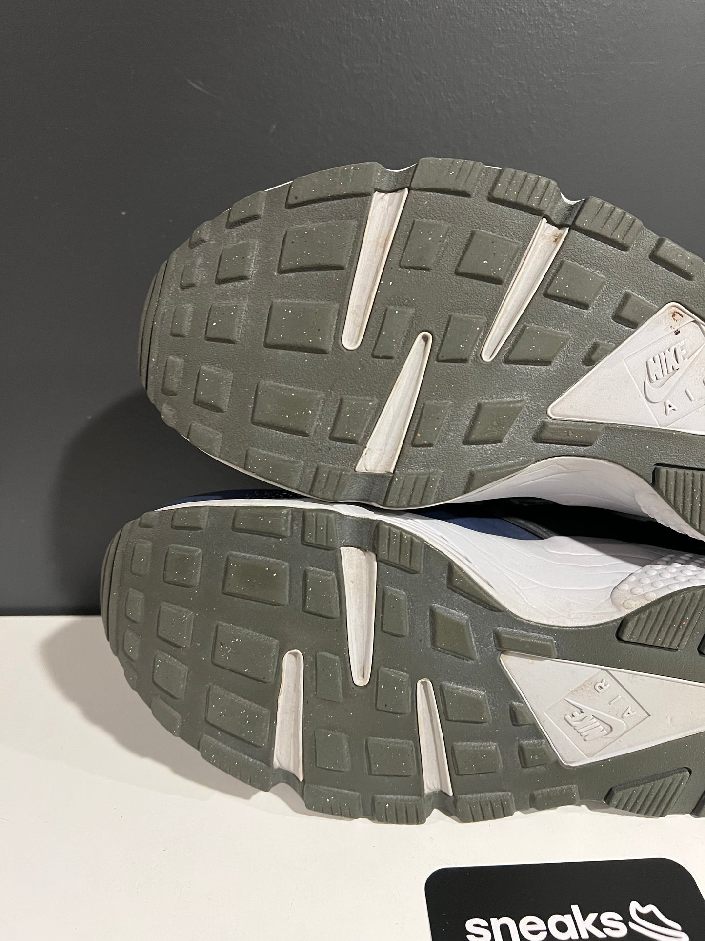 USED Air Huarache Midnight Navy 318429-409 SIZE 11M NO BOX AG25-105