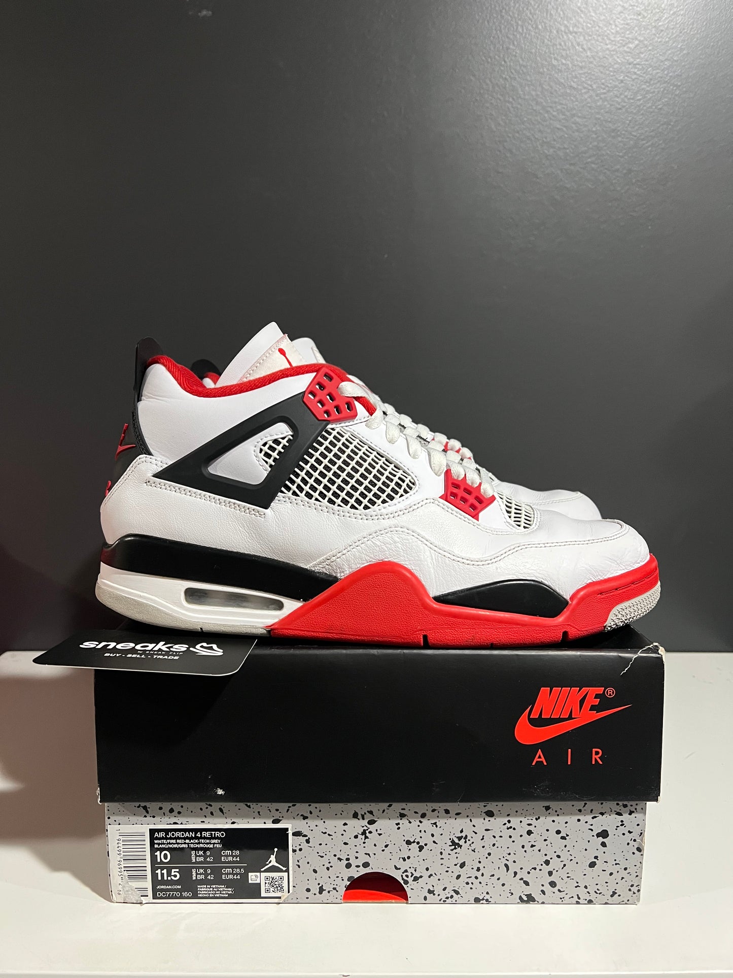 USED Air Jordan 4 Retro OG Fire Red 2020 DC7770-160 SIZE 10M OG ALL JY25-72