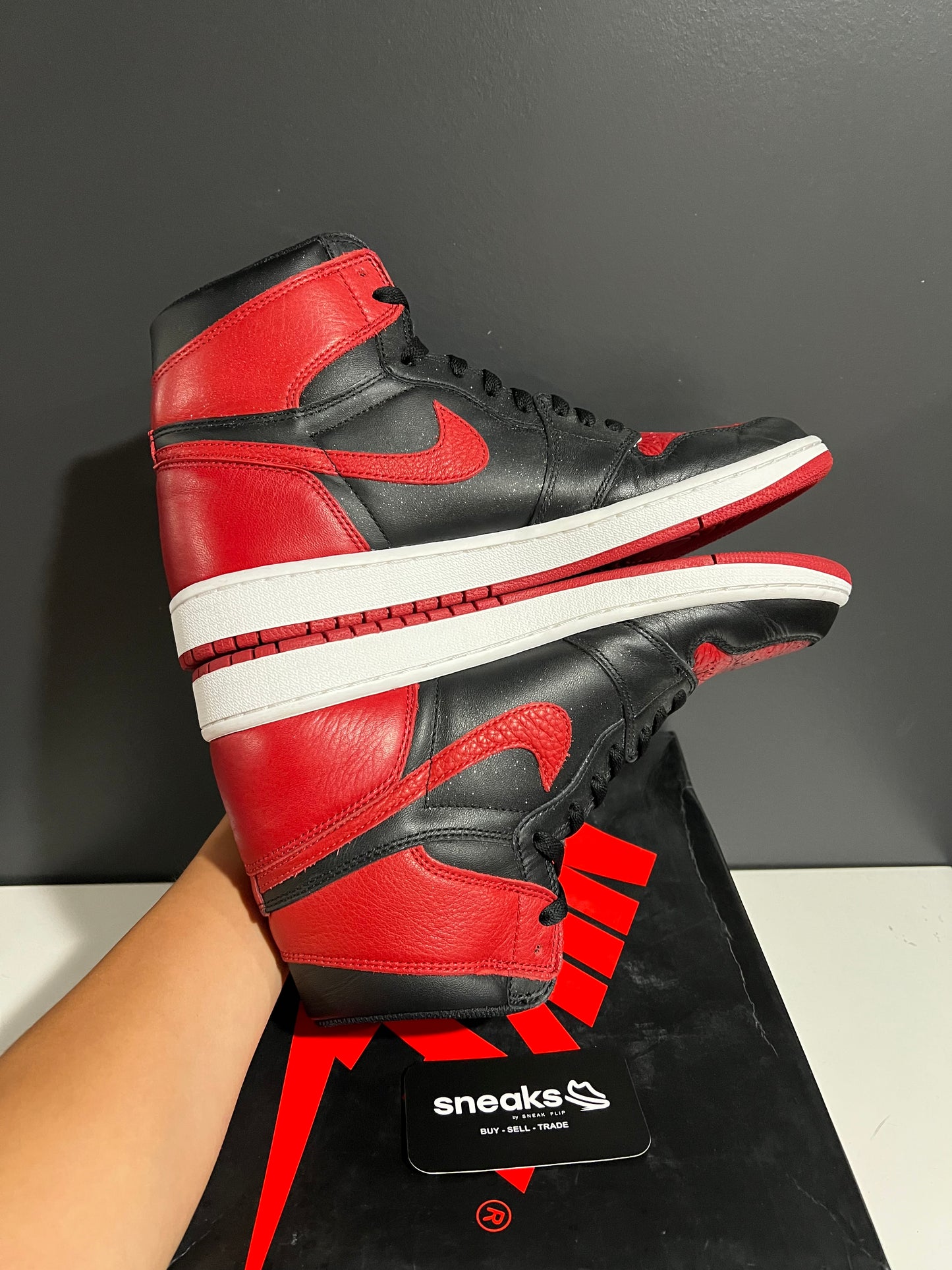 USED Air Jordan 1 Retro High OG Banned 2016 555088-001 SIZE 11M OG ALL AG25-337