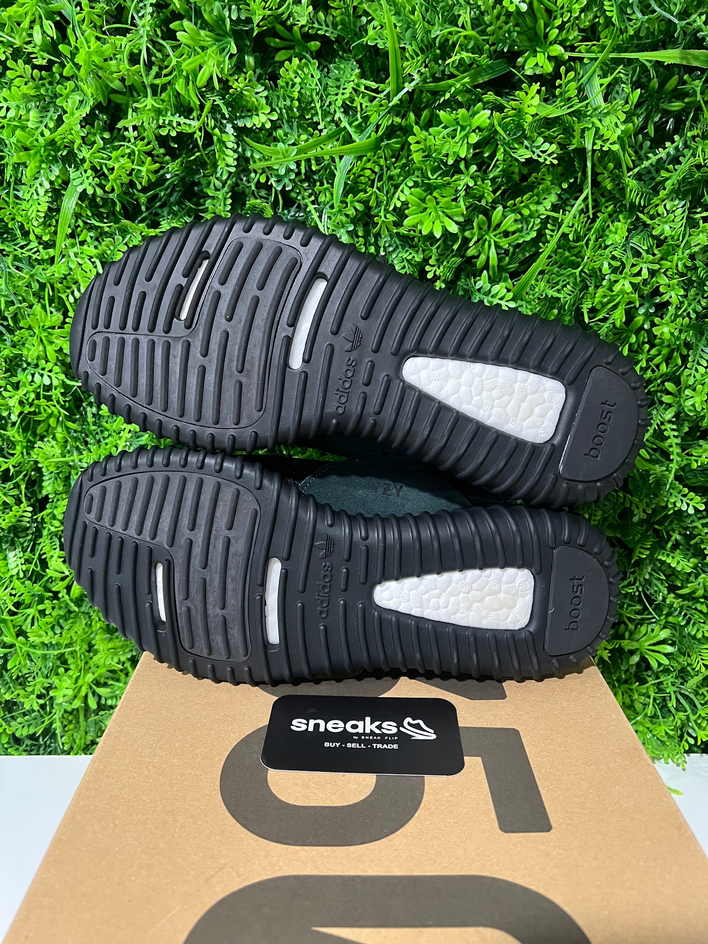 USED Yeezy Boost 350 Pirate Black 2023 BB5350 SIZE 9.5M OG ALL