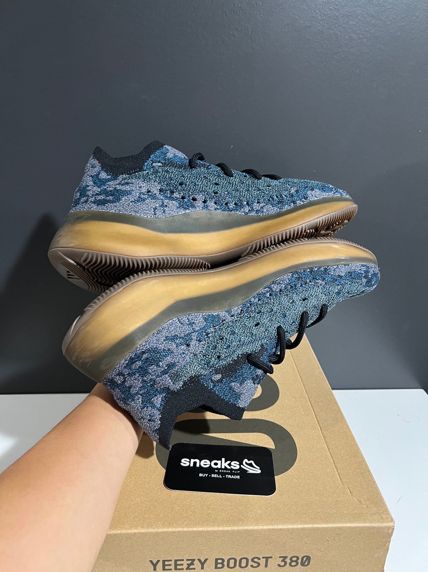 USED Yeezy Boost 380 Covellite GZ0454 SIZE 10M OG ALL AG25-326