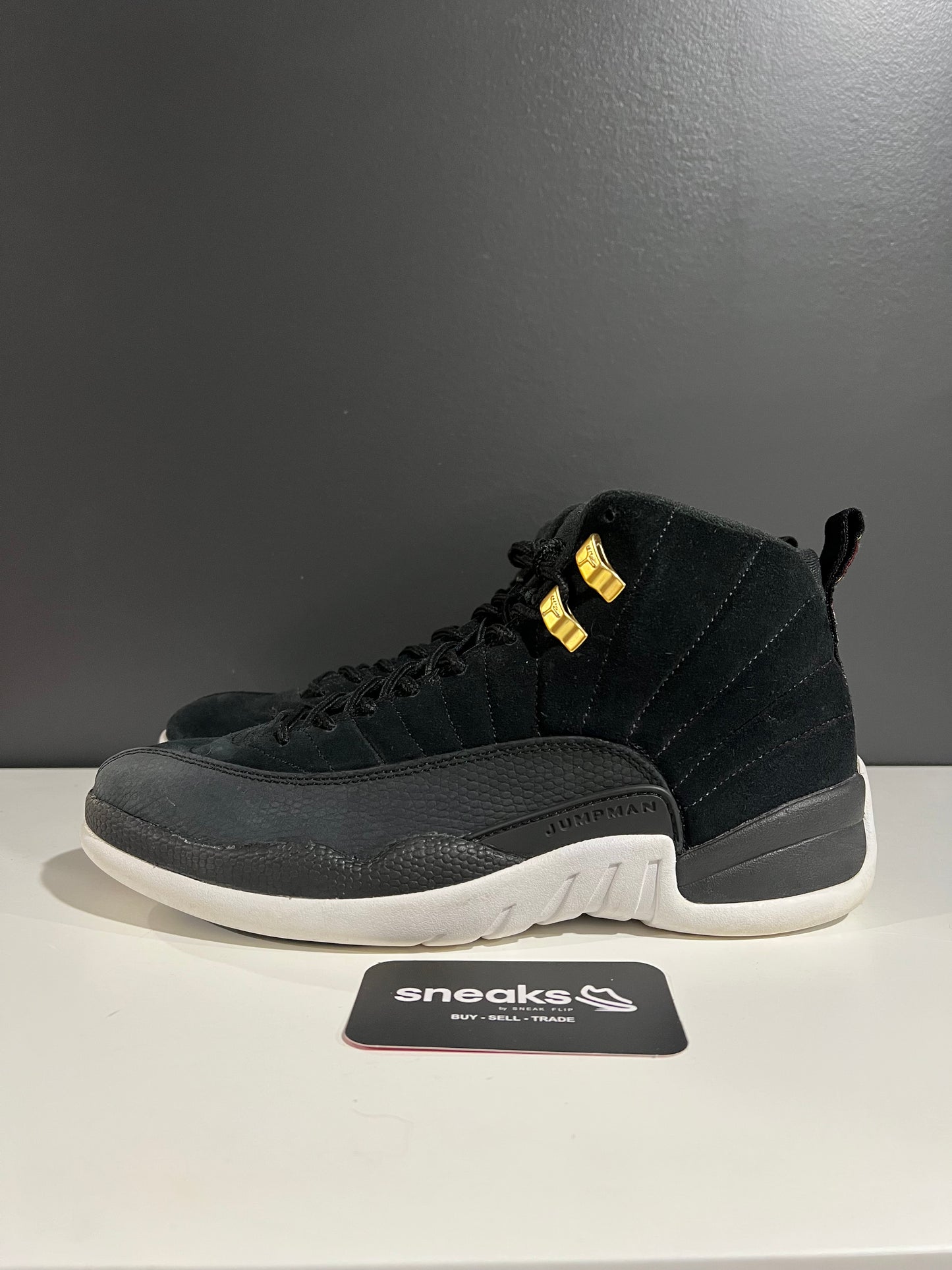 USED Air Jordan 12 Retro Reverse Taxi 130690-017 SIZE 8M NO BOX