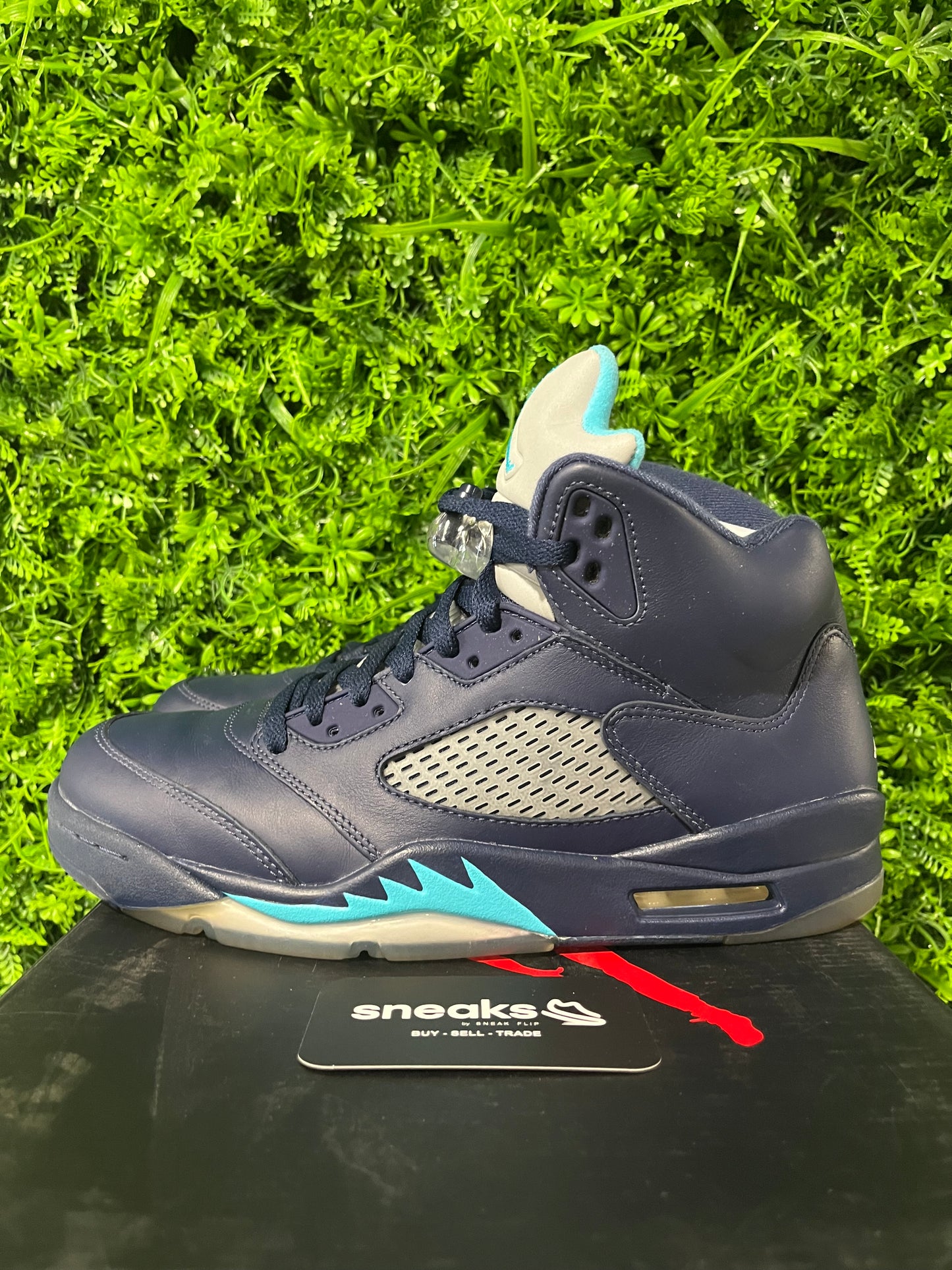 USED Air Jordan 5 Retro Pre-Grape 136027-405 SIZE 10M OG ALL