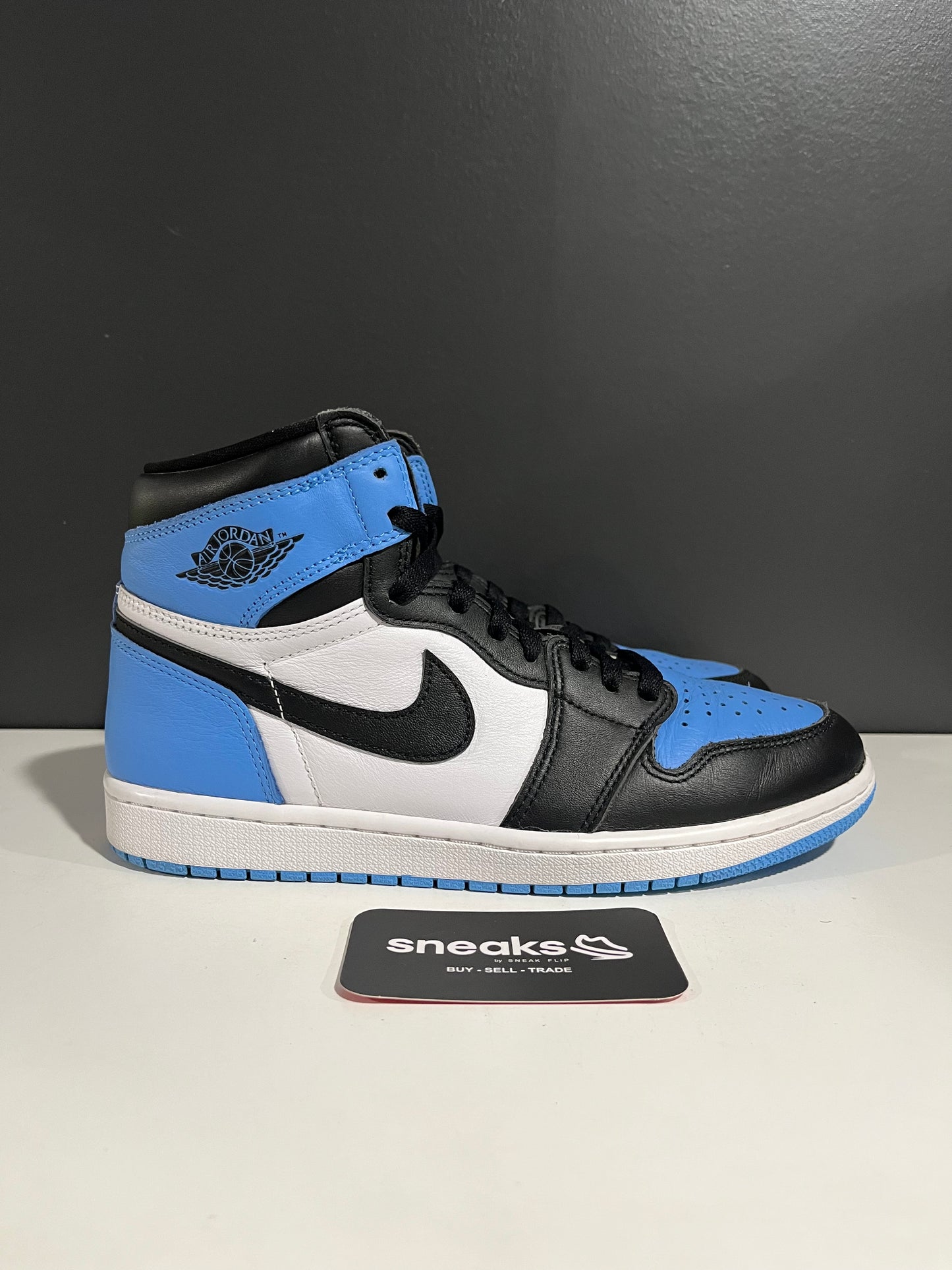 USED Air Jordan 1 Retro High OG UNC Toe DZ5485-400 SIZE 8M NO BOX JN25-241