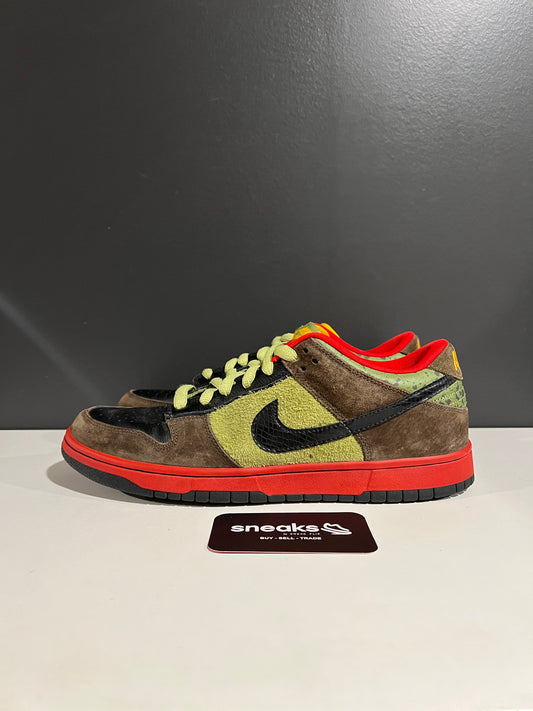 USED Dunk Low Premium SB Asparagus 313170-302 SIZE 9.5M NO BOX