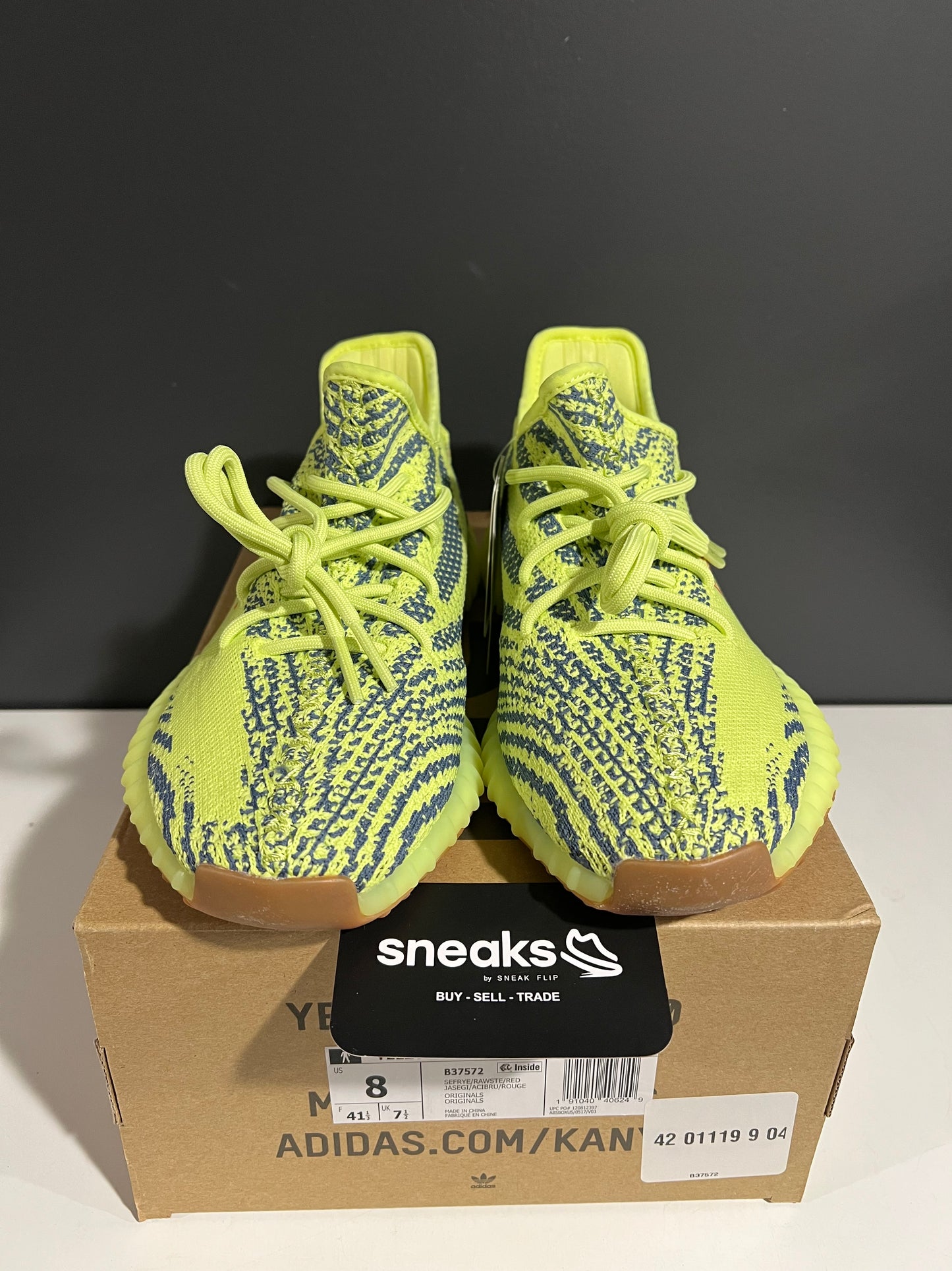 NEW Yeezy Boost 350 V2 Semi Frozen Yellow B37572 SIZE 8M OG ALL AG25-249