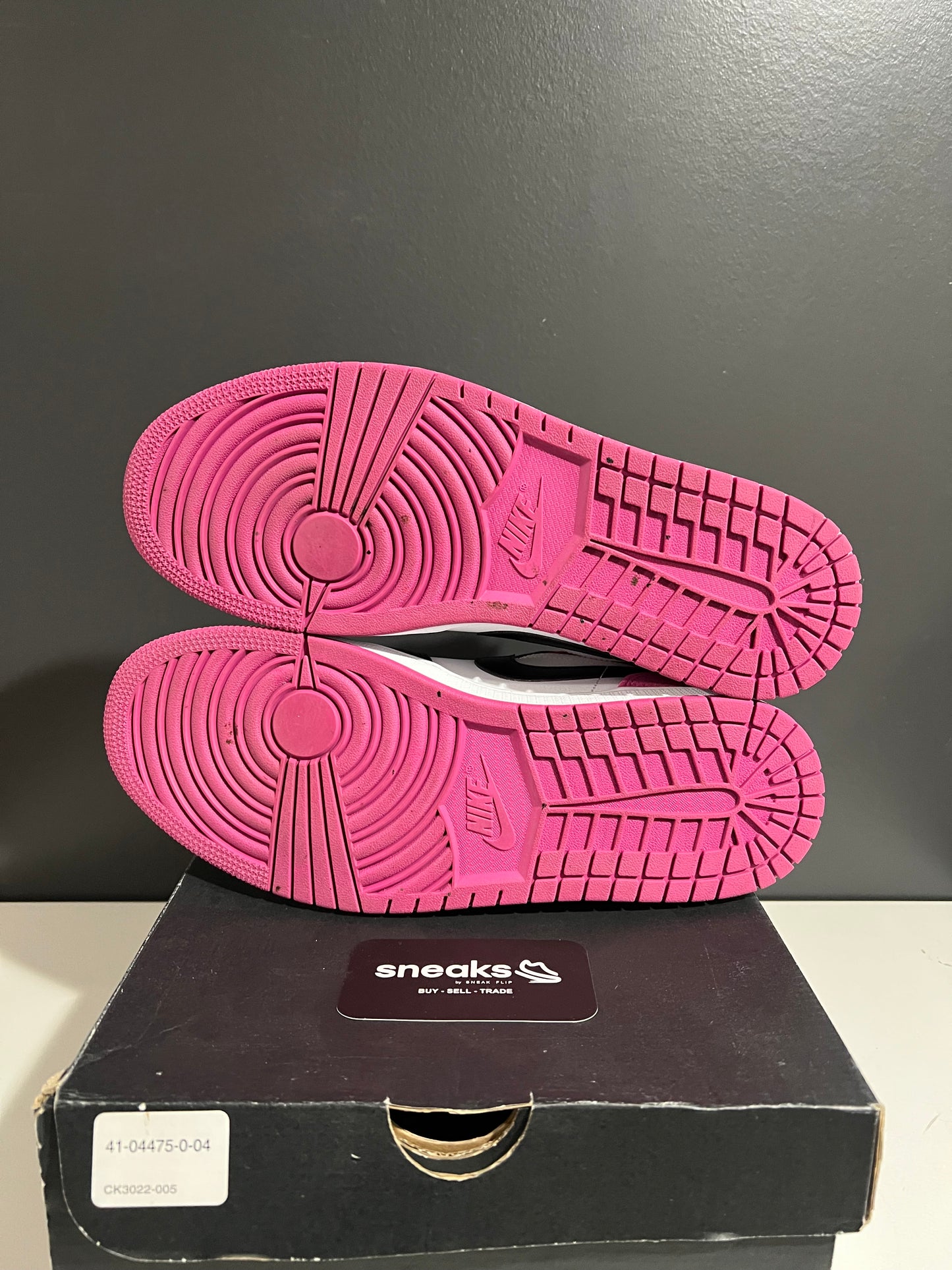 USED Air Jordan 1 Low SE Fuchsia CK3022-005 SIZE 11M OG ALL AG25-61