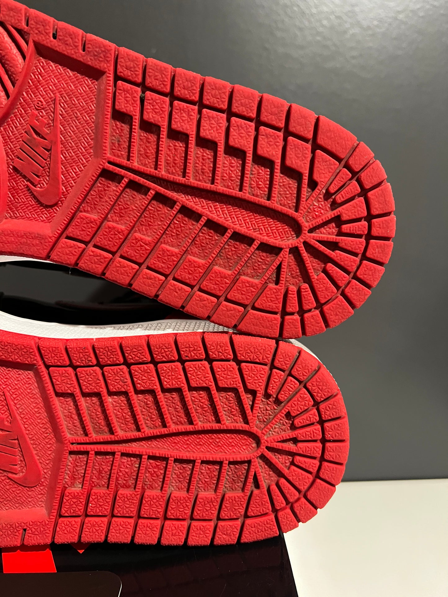 USED Air Jordan 1 Retro High OG Patent Bred 555088-063 SIZE 8M OG ALL AG25-82