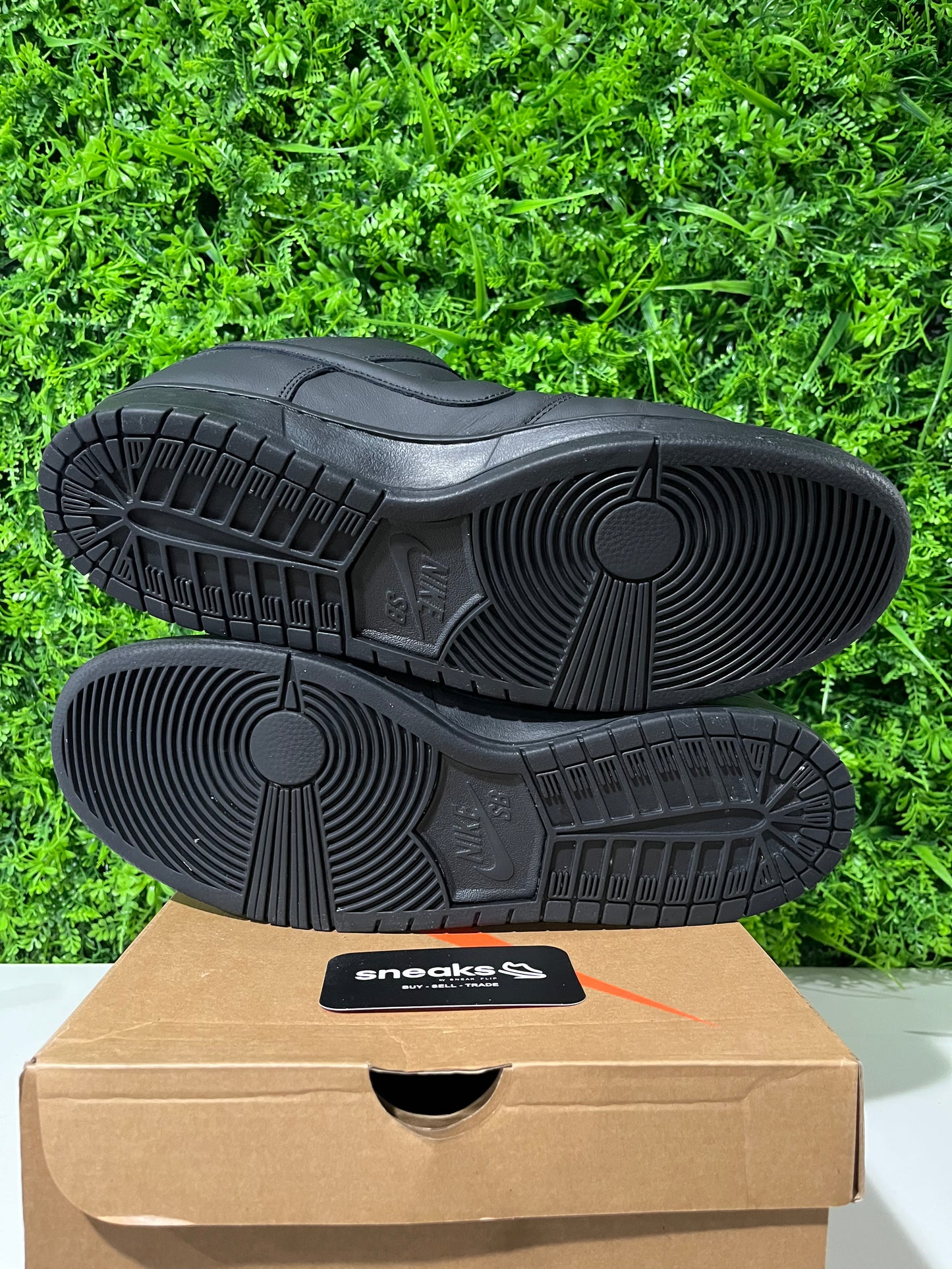 USED Dunk Low Pro SB Triple Black FJ1674-001 SIZE 14M OG ALL
