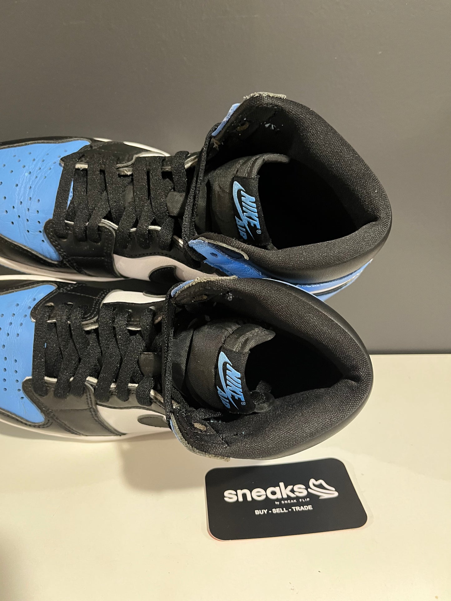 USED Air Jordan 1 Retro High OG UNC Toe DZ5485-400 SIZE 8M NO BOX JN25-241