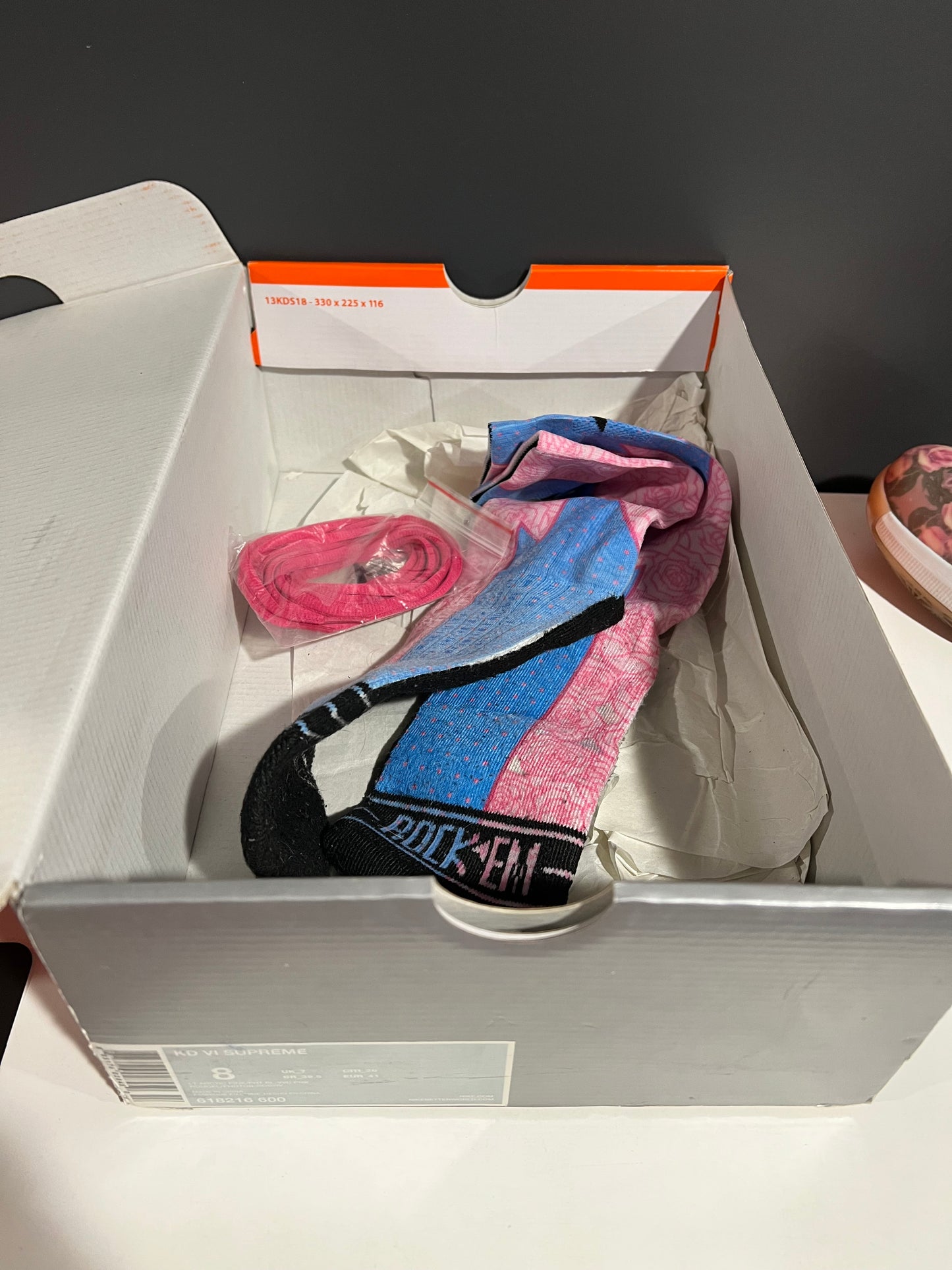 USED KD 6 Supreme Aunt Pearl 618216-600 SIZE 8M OG ALL JN25-261